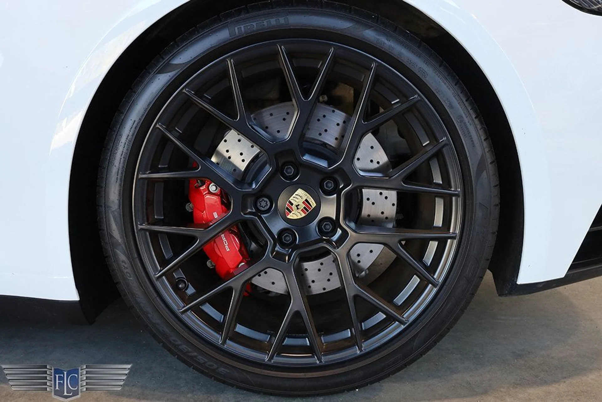 mph040_2972596769_used_2024_porsche_911_carreragtsmanualcoupe_9689_22738585_41_1024_f13ed8ad78