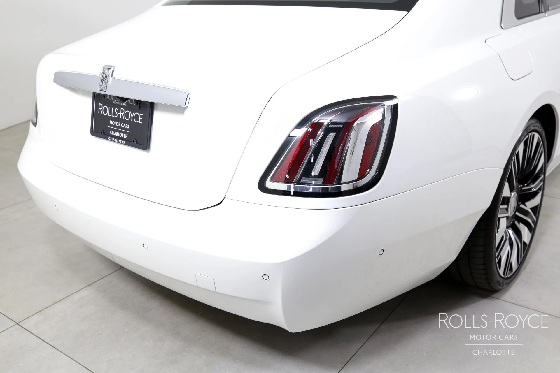 mph040_2975395959_Used_2025_Rolls_Royce_Ghost_1753298908_859b832db0