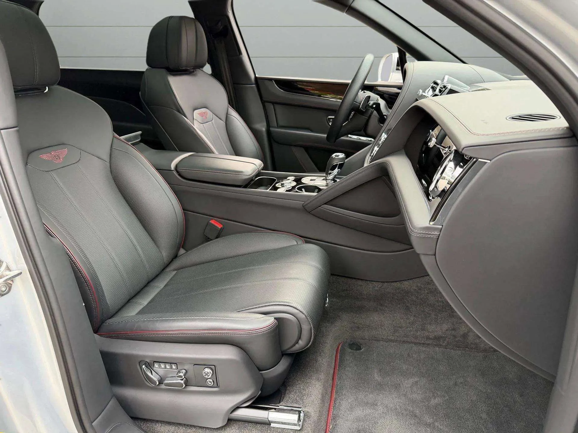 mph040_2975793291_66ab63e591ba48dd896a618ceb7c29af_228572a3ef