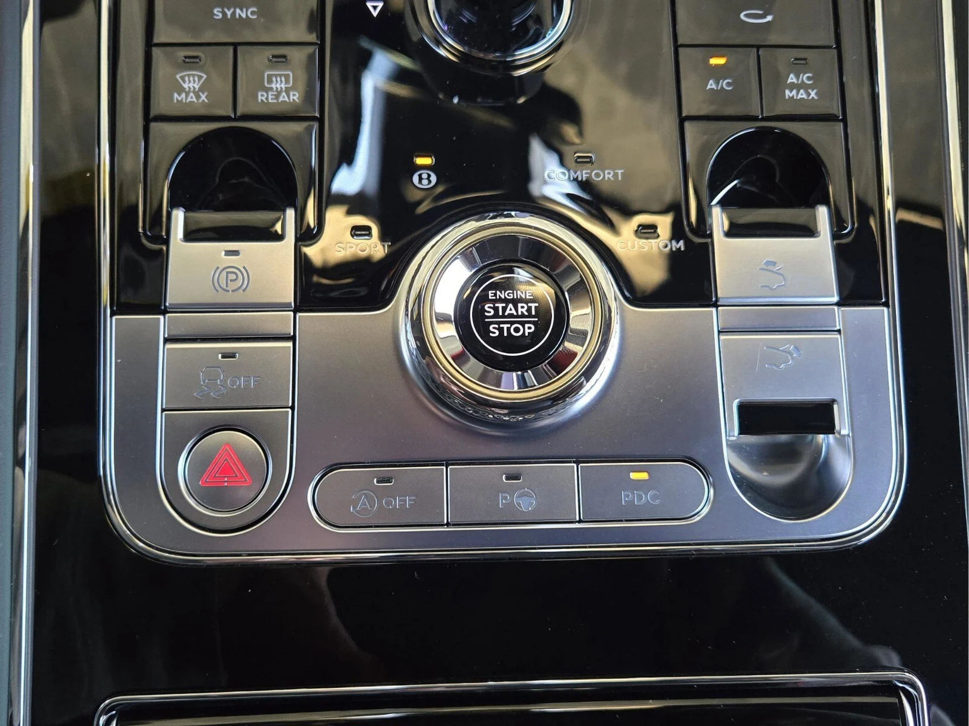 mph040_2977100019_aa23de2035c268f8d14de972e3d8dbefx_3bfbc0ca21