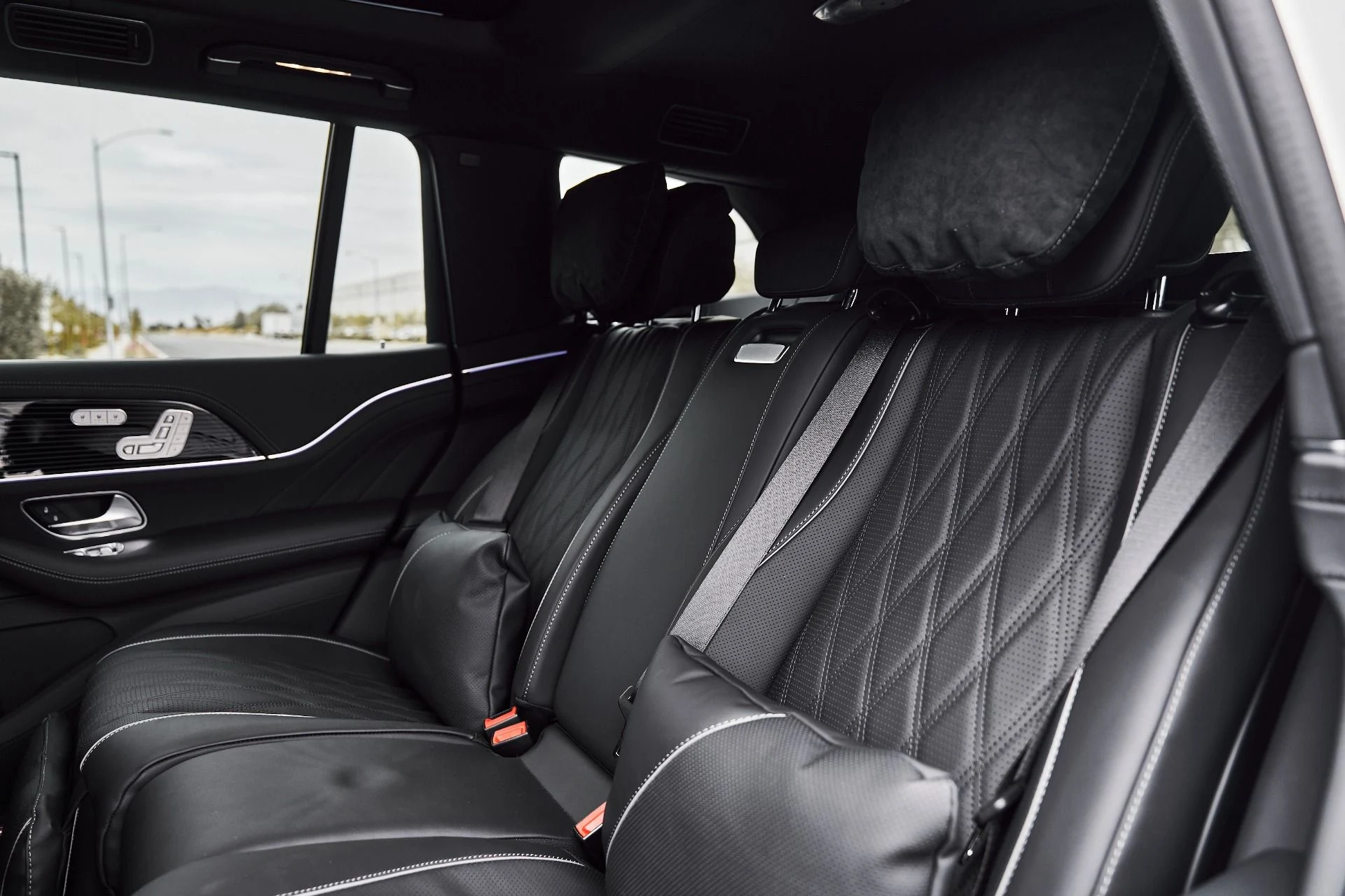 mph040_2978287013_Used_2026_Mercedes_Benz_GLS_Maybach_GLS_600_1777160262_2101947fd1