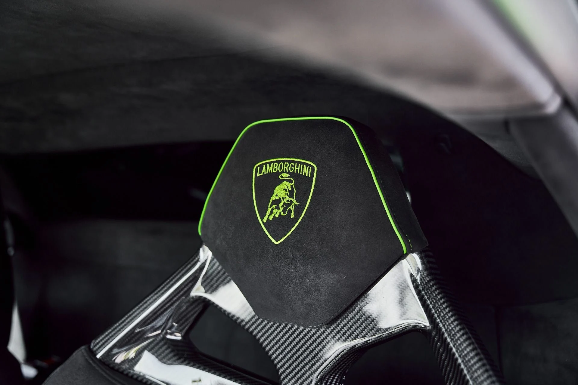 mph040_2998700023_Used_2024_Lamborghini_Huracan_Sterrato_Base_1774300127_4727015c24