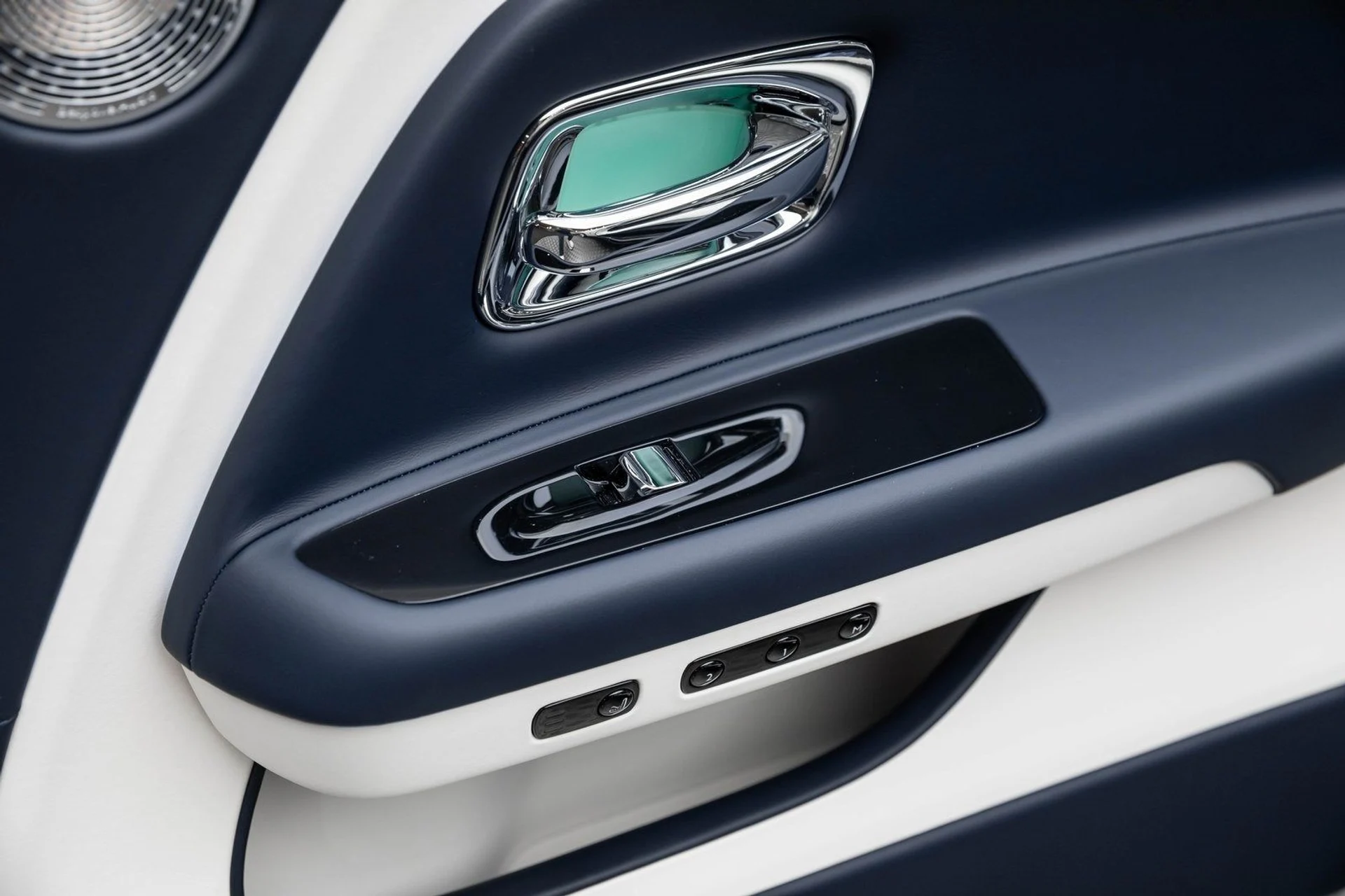 mph040_3003035347_41_b3debc40f3