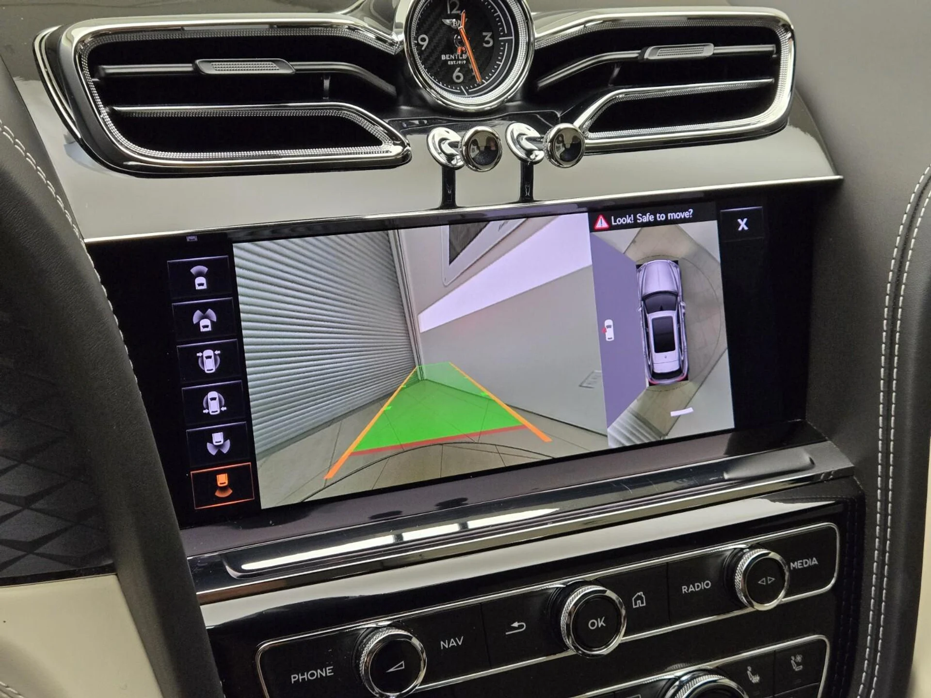 mph040_3009332414_Used_2022_Bentley_Bentayga_S_1755157265_6165fc5b05
