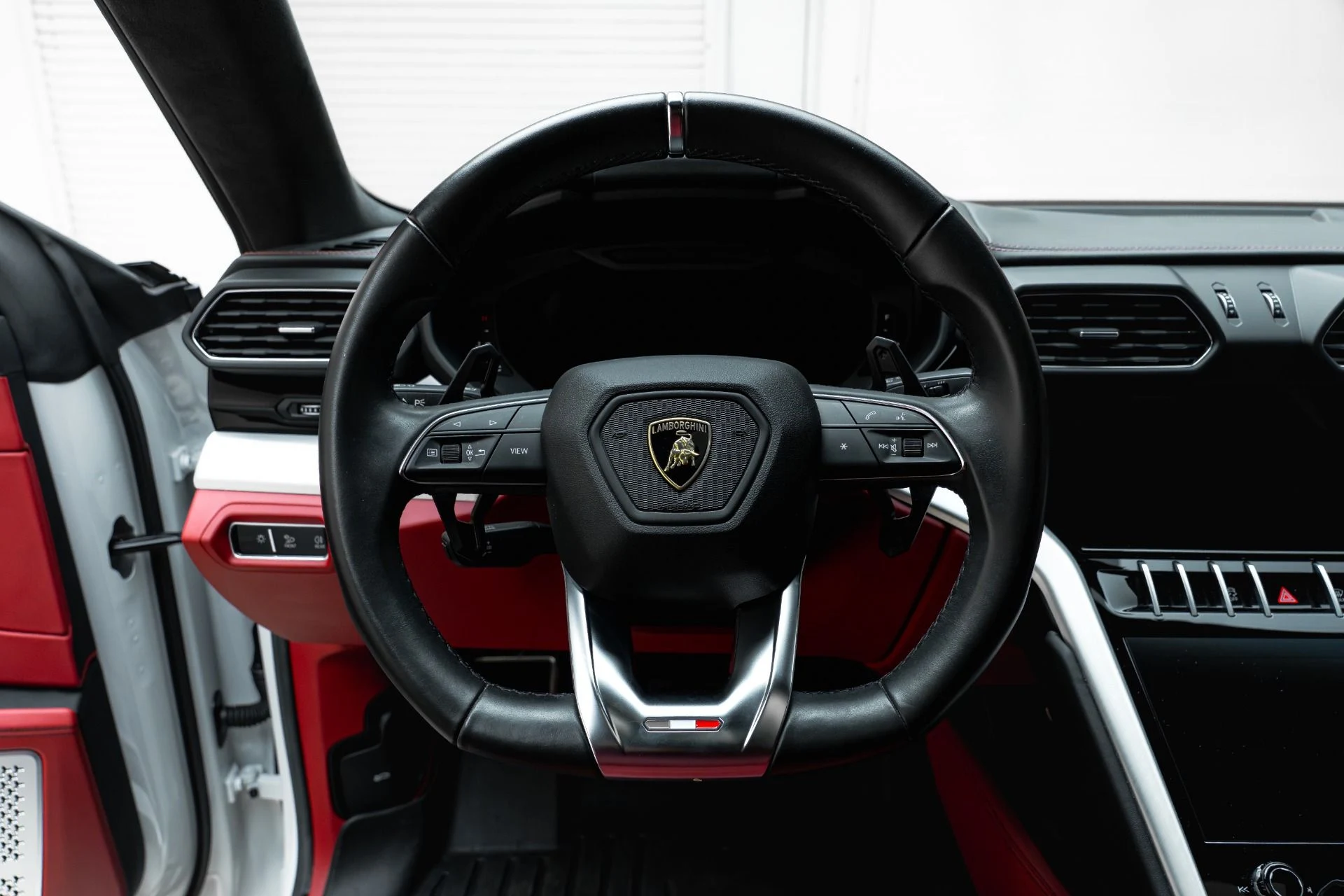 mph040_3017353691_Used_2020_Lamborghini_Urus_1780965487_a7522dd8fe