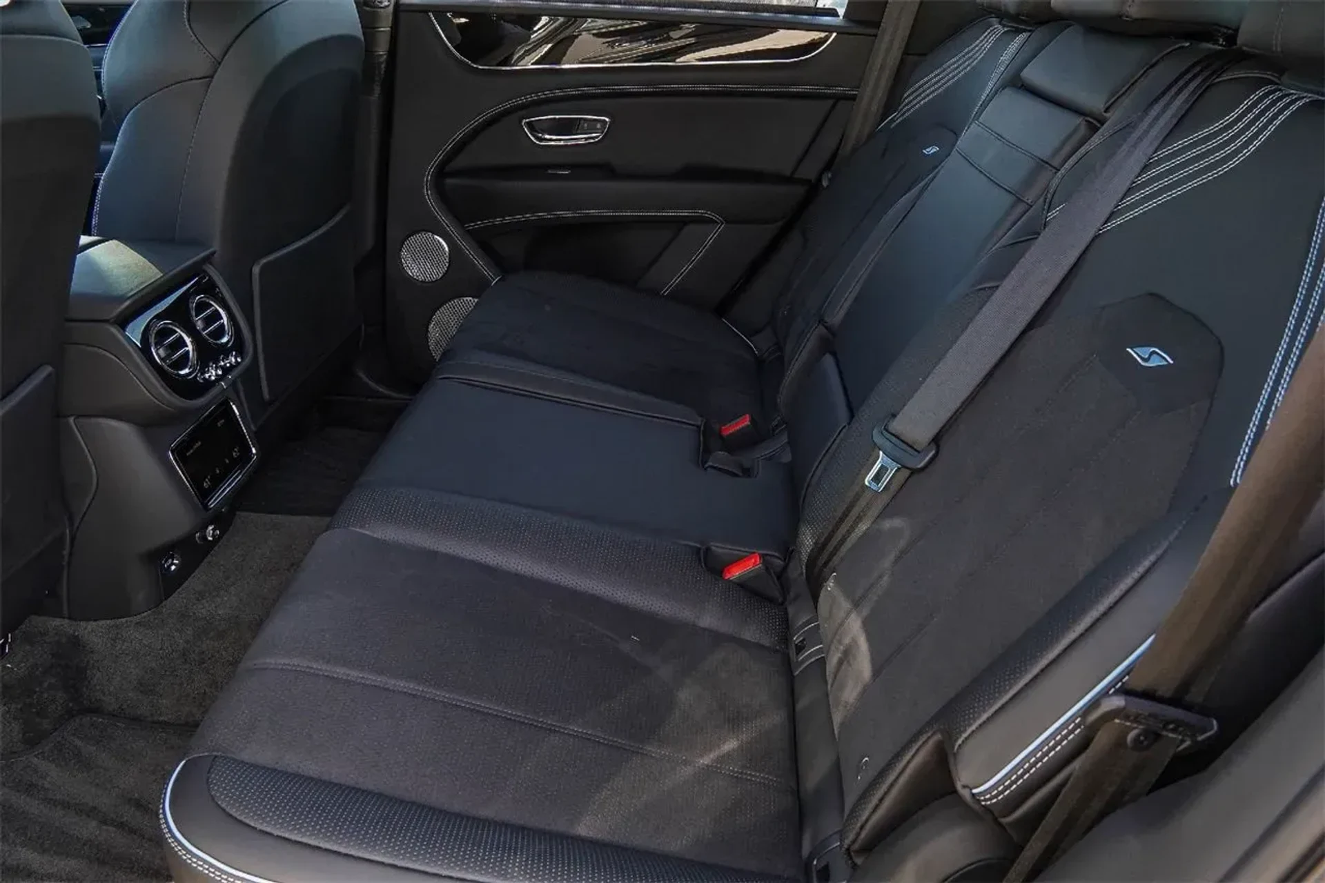 mph040_3017932336_3bfae6a5666a4debb980f31daee2eef6_8d7826b699