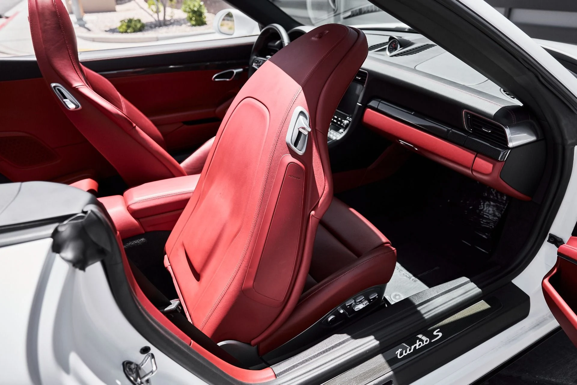 mph040_3021914547_Used_2019_Porsche_911_Turbo_S_1781225441_785841f347