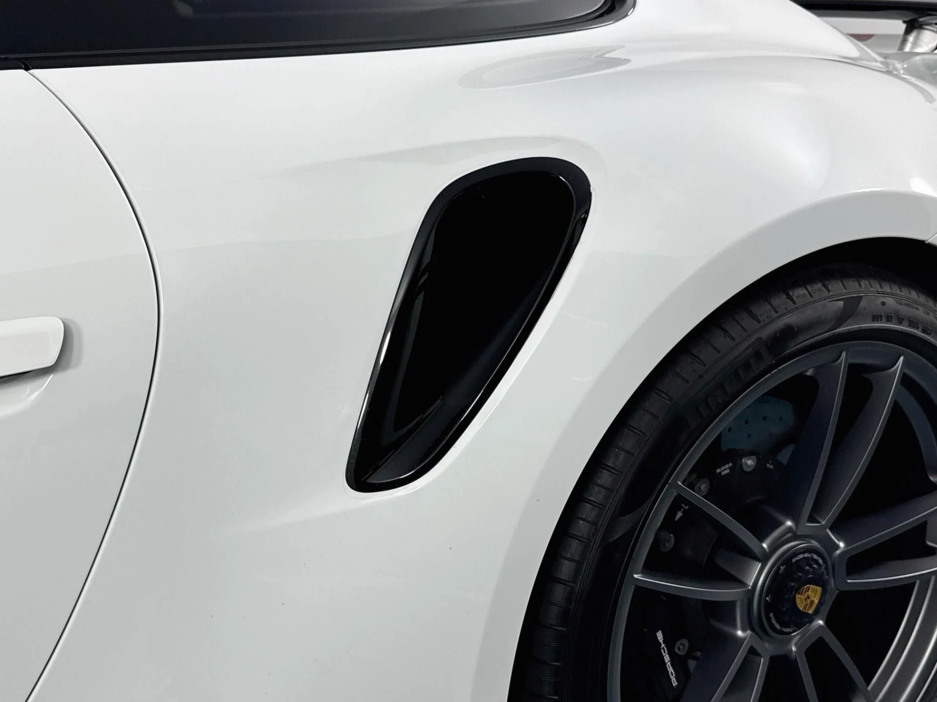 mph040_3022911289_Used_2022_Porsche_911_Turbo_S_1785864818_bf06106273