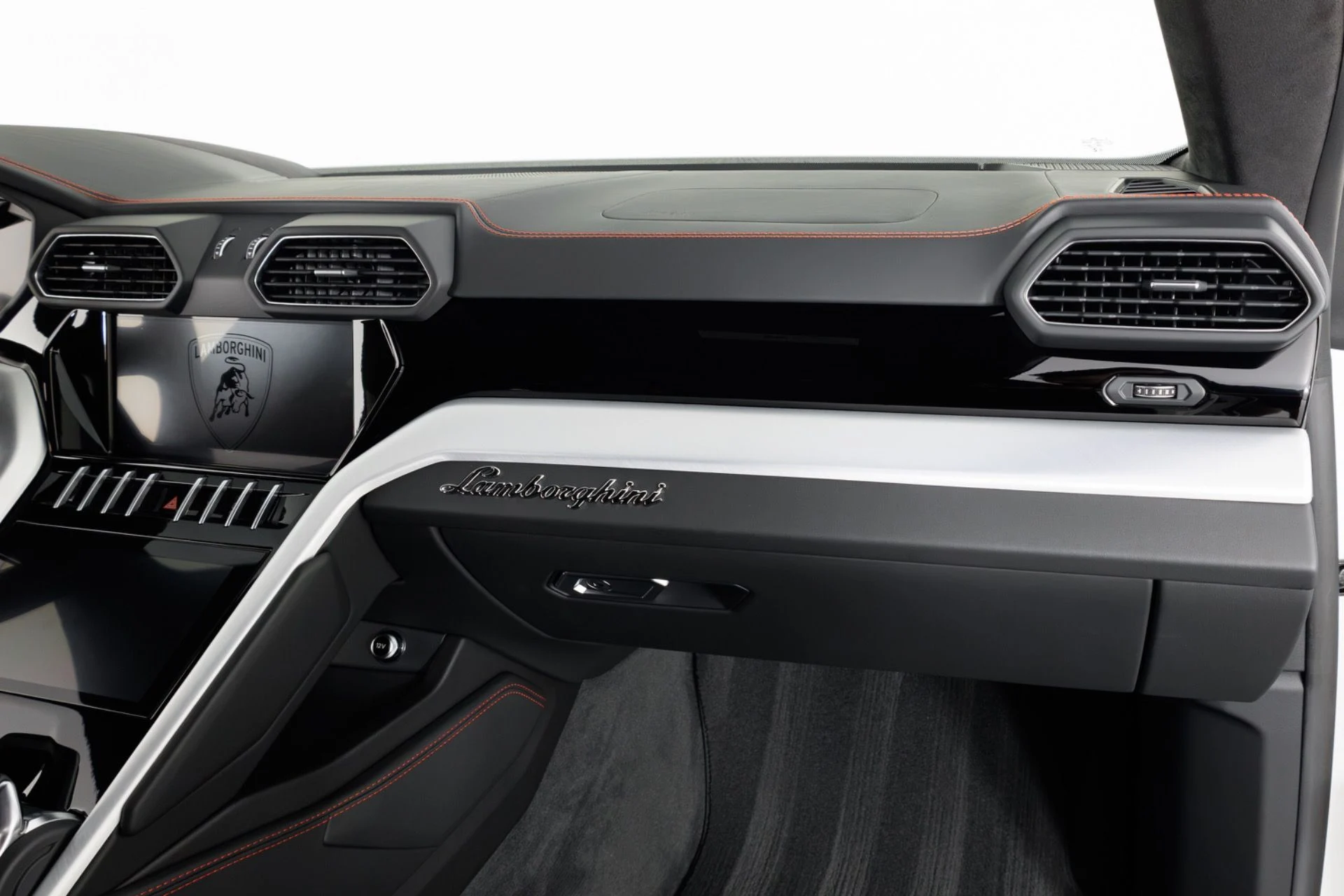 mph040_3032919799_Used_2024_Lamborghini_Urus_S_1788297644_915f56ca8f