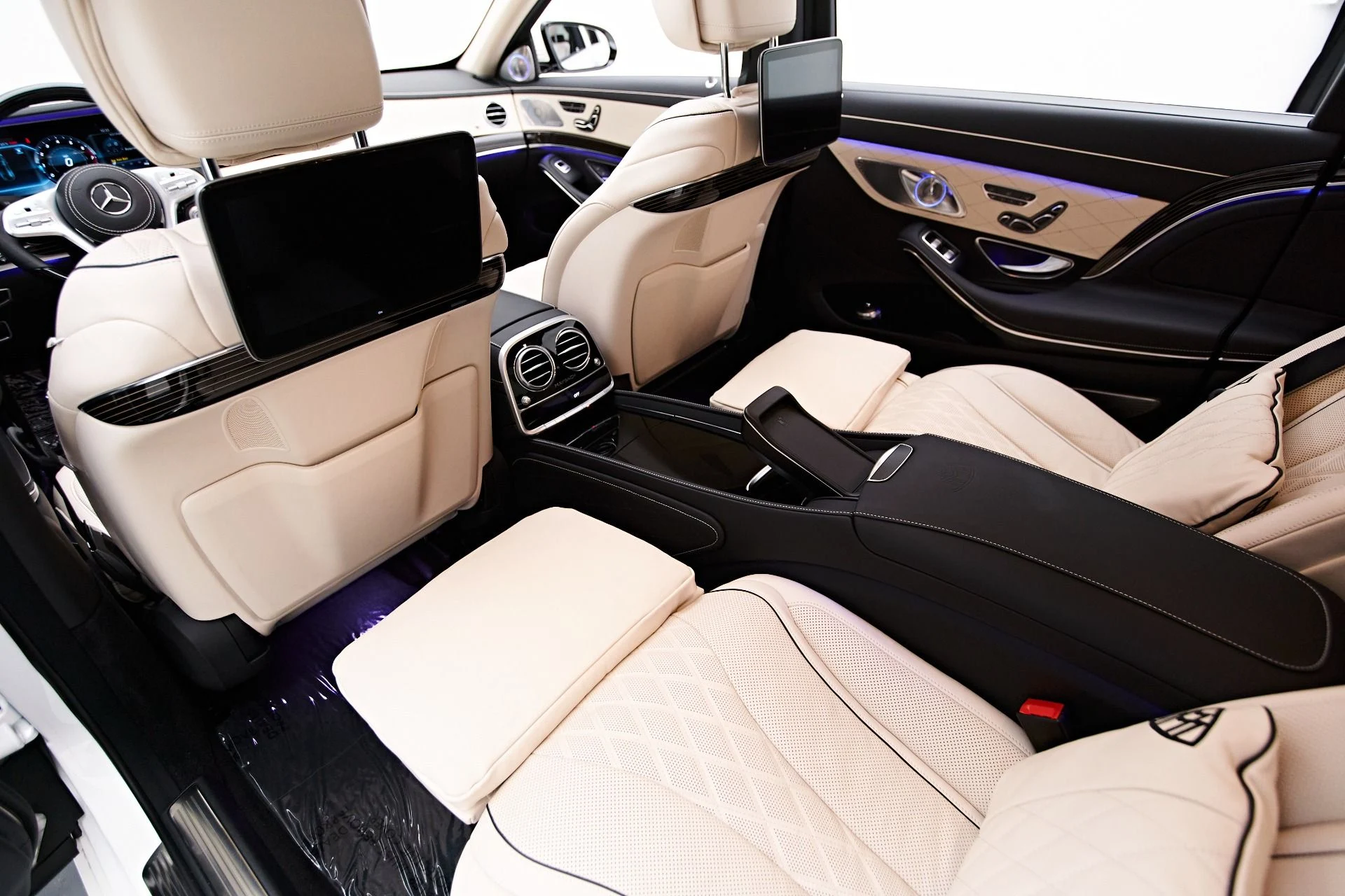 mph040_3035842524_Used_2020_Mercedes_Benz_S_Class_Maybach_S_560_1686091105_ec48ef3996