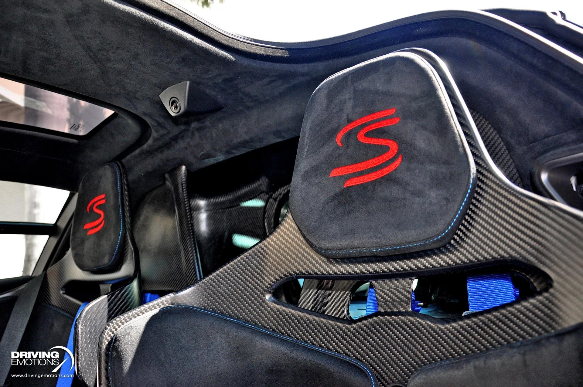 mph040_3045000365_683_p41_l_d76d9ad364