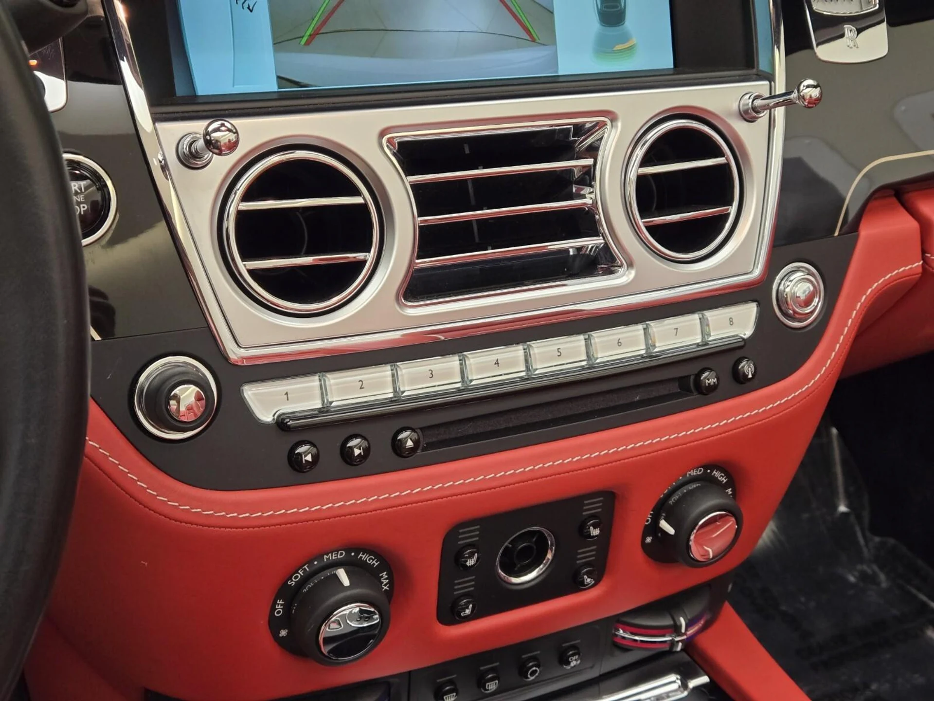 mph040_3053508873_Used_2017_Rolls_Royce_Dawn_1765004129_c1ffec5121