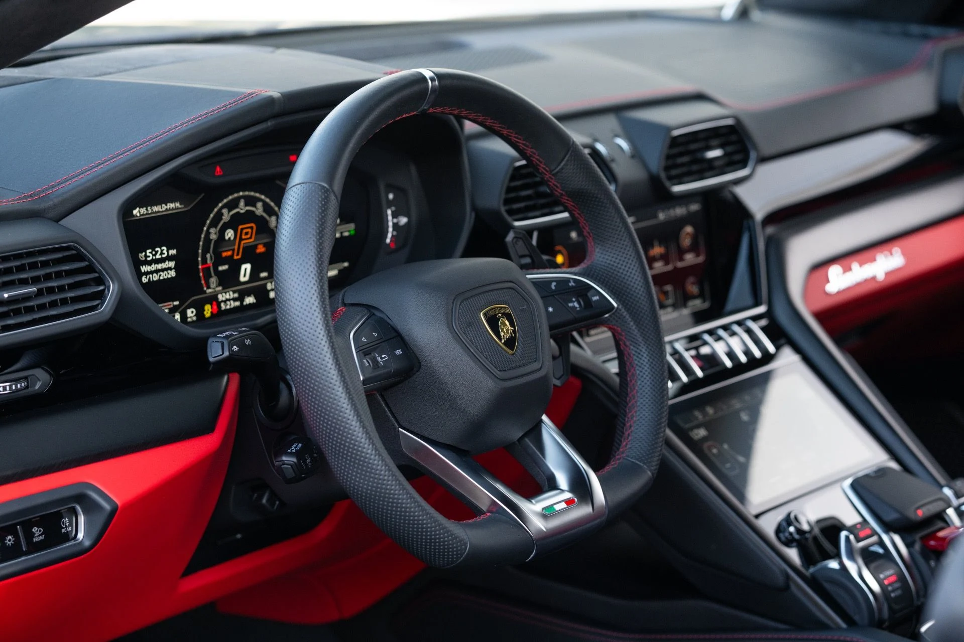 mph040_3056471821_Used_2024_Lamborghini_Urus_S_1781216022_130dd5a206