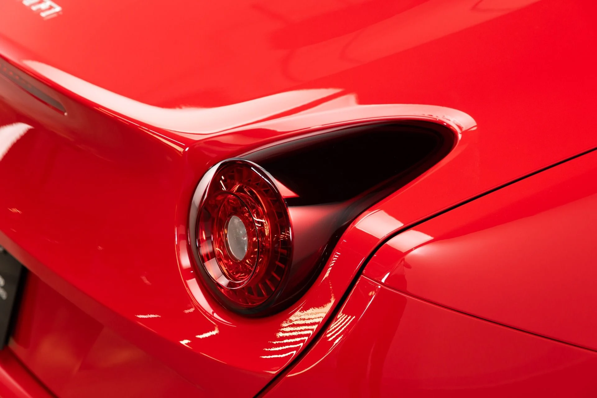 mph040_3057801009_Used_2017_Ferrari_California_T_1784583649_405f53982f