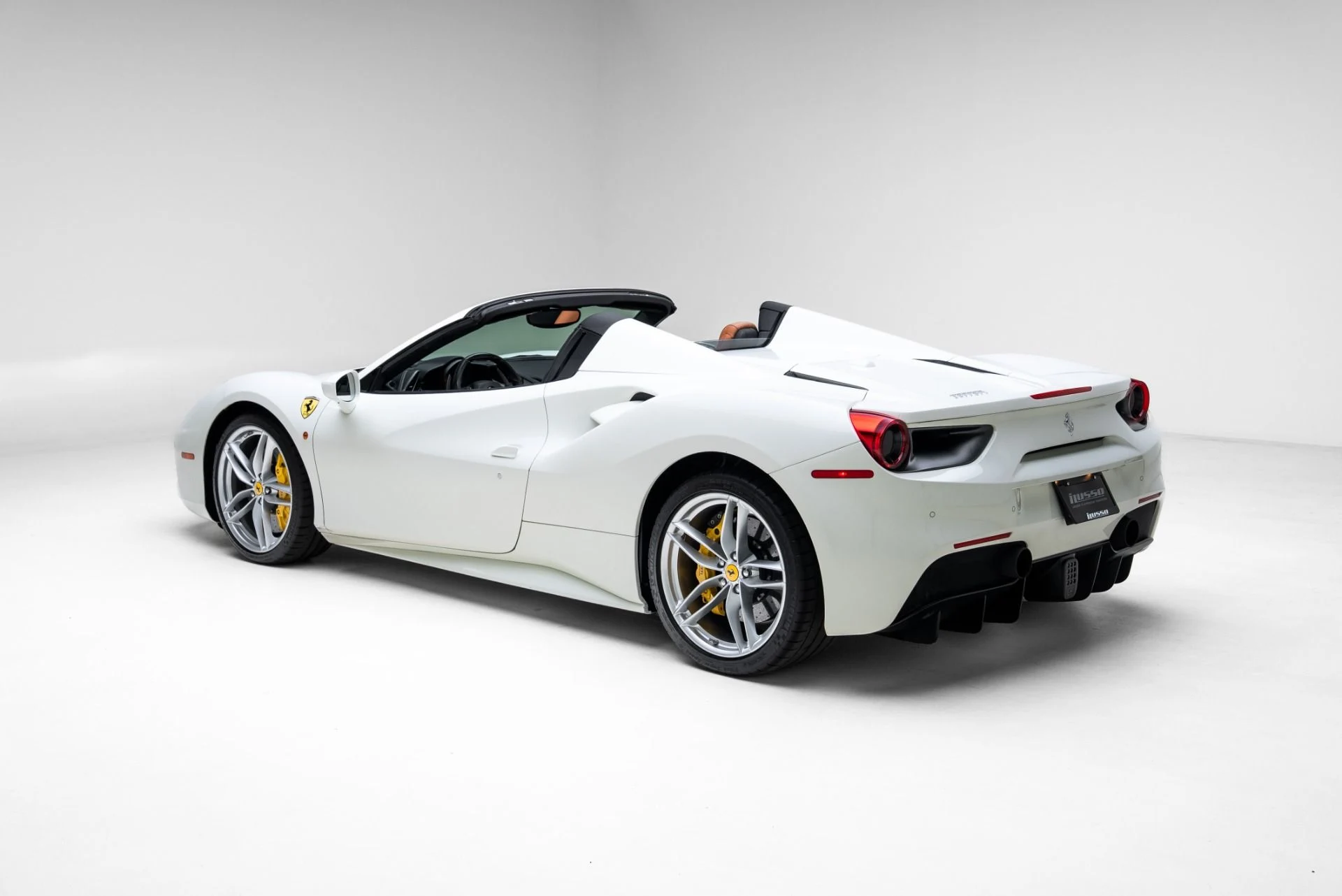 mph040_3059746807_Used_2018_Ferrari_488_Spider_1774383951_a0711e043a