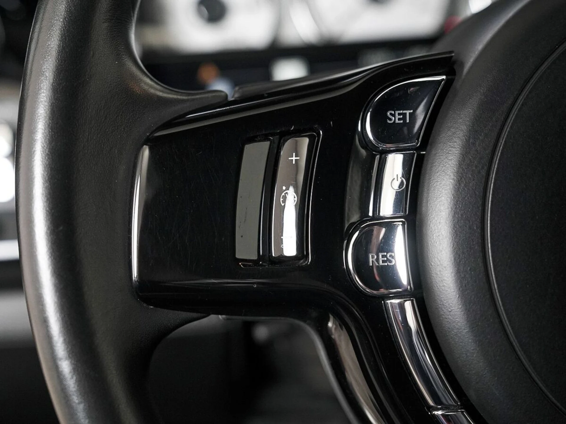 mph040_3061932079_q52r2fewlgc5s4sd2bbol9v8st9b_05e0a11eef