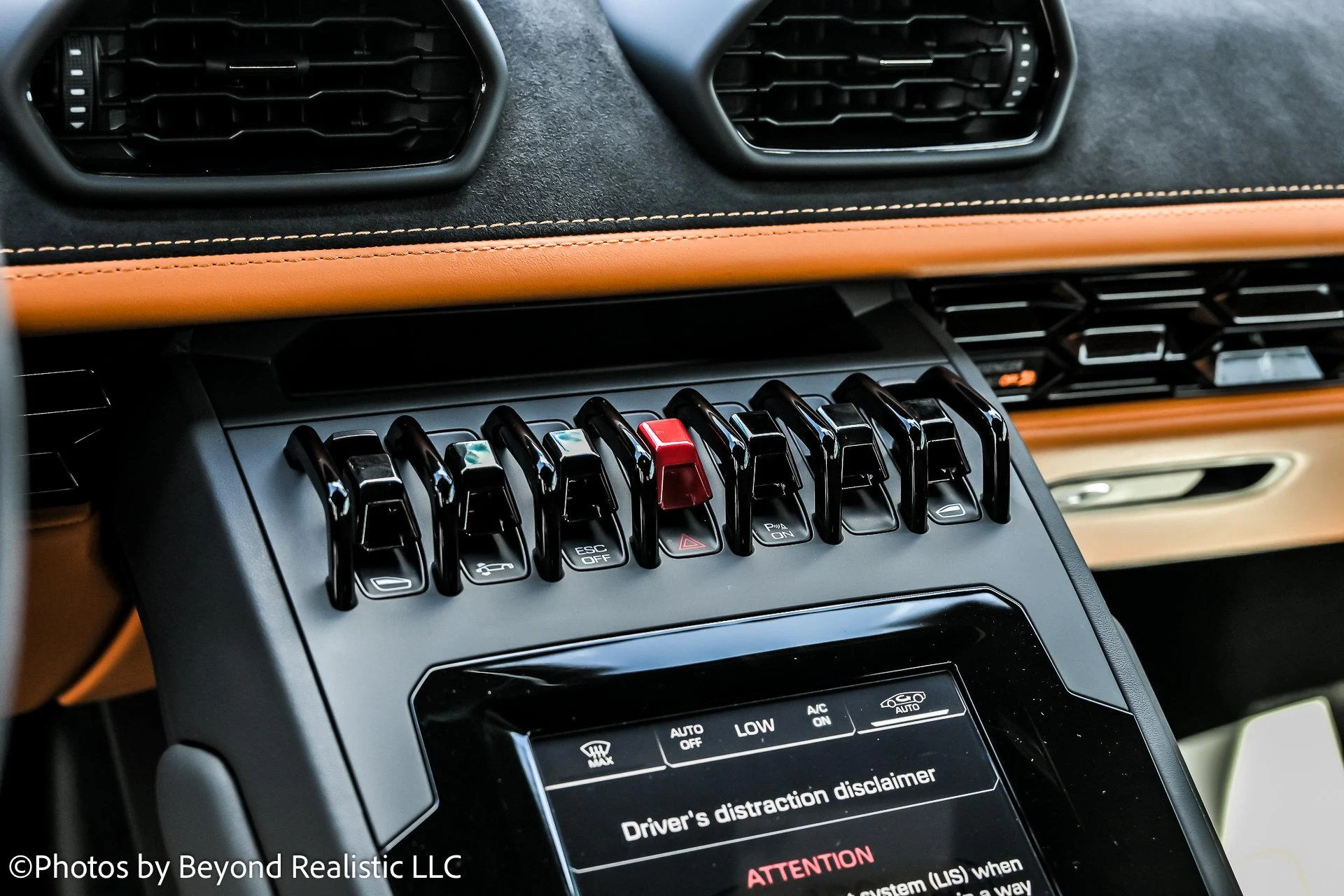 mph040_3062314328_Used_2024_Lamborghini_Huracan_Tecnica_1757145950_62c8fe90d7