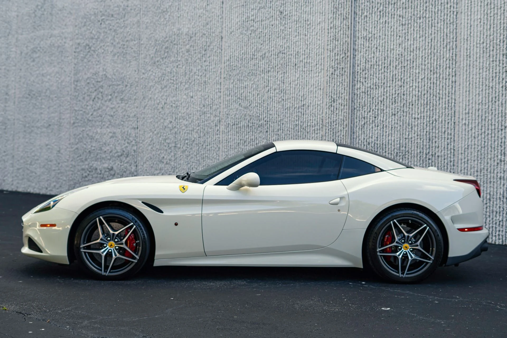 mph040_3066387771_Used_2017_Ferrari_California_T_251_K_MSRP_Special_Handling_Pack_Daytona_Seats_Powertrain_Warranty_1779481555_2a1dbc7a9d