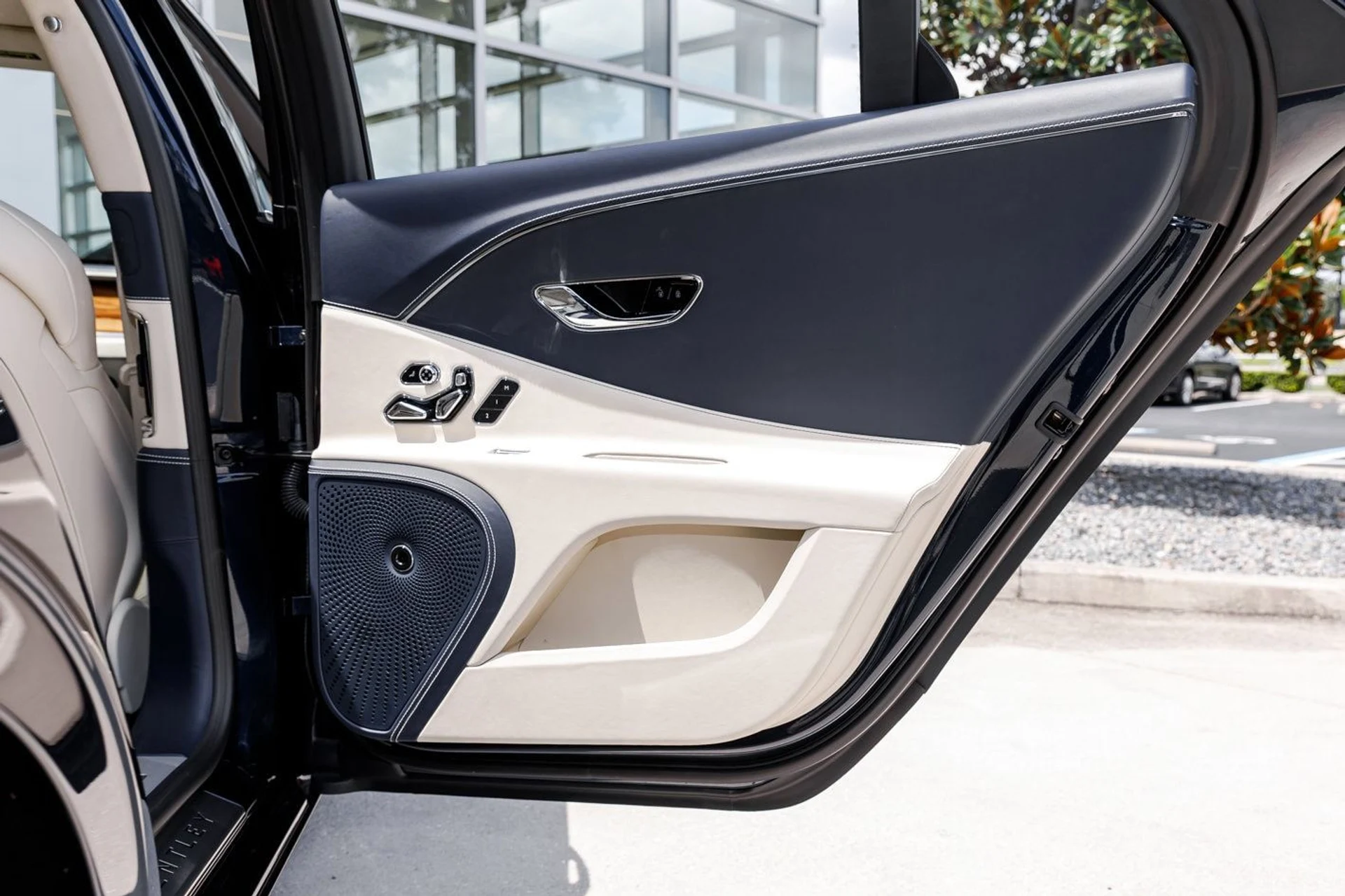 mph040_307054483_4646baef8ec97ccab62a638be2b5e825x_0d44a071c2