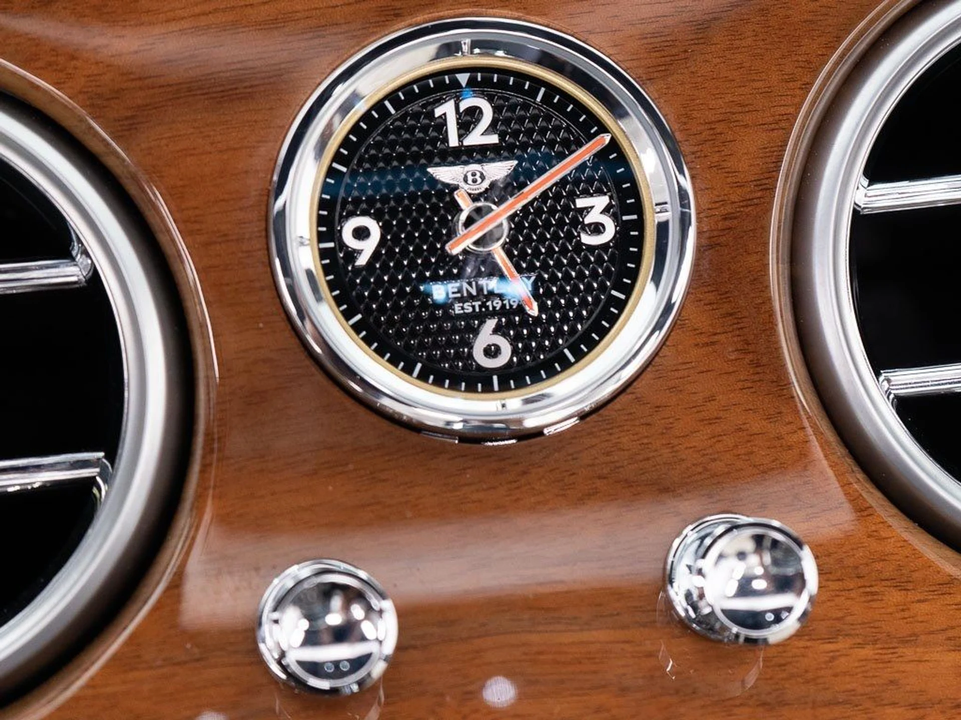 mph040_3071501568_ea7a8208f135ded720747898a3272368_8e36167440