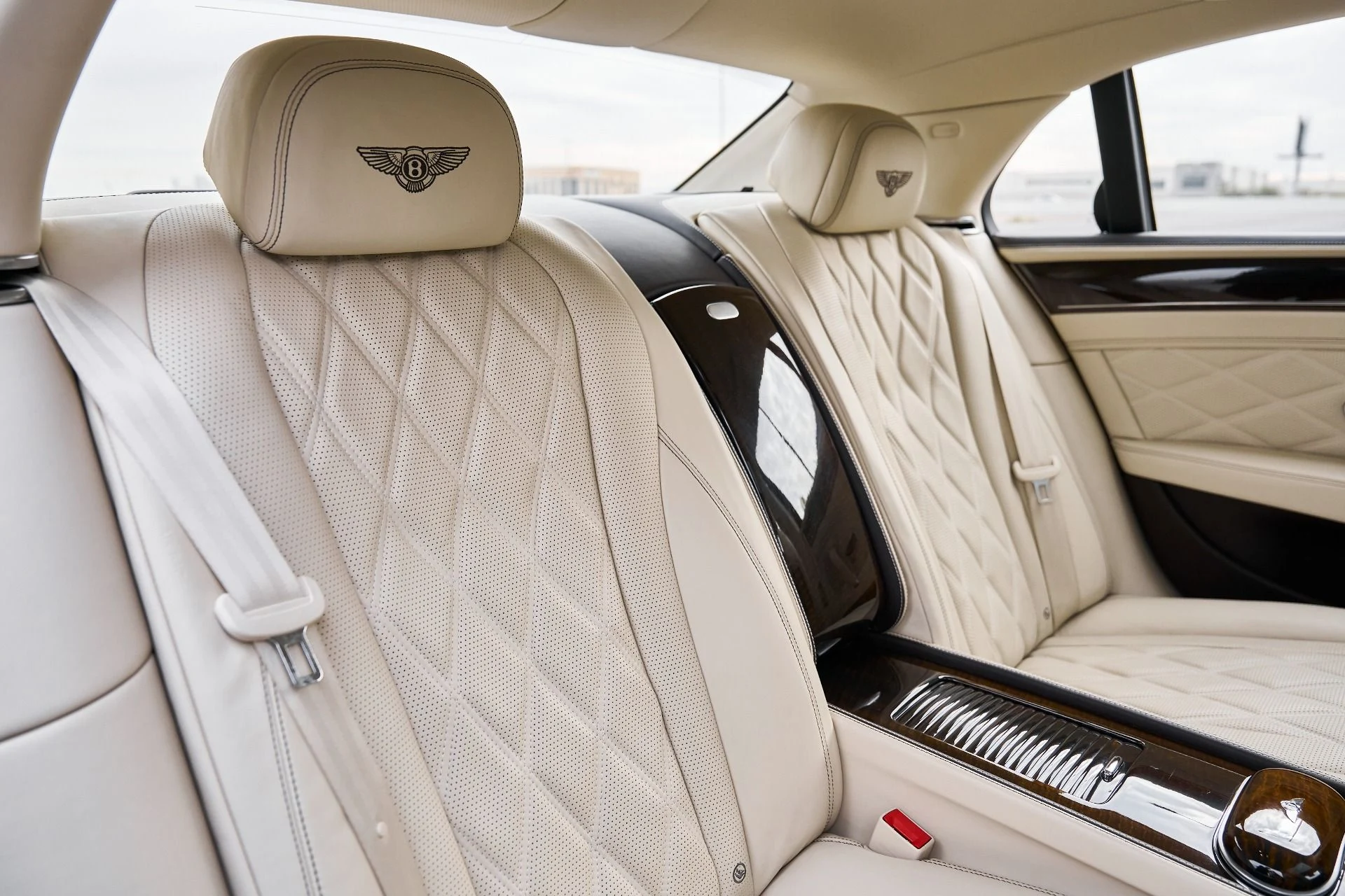 mph040_3078185185_Used_2015_Bentley_Flying_Spur_V8_1769278367_af304f57ee