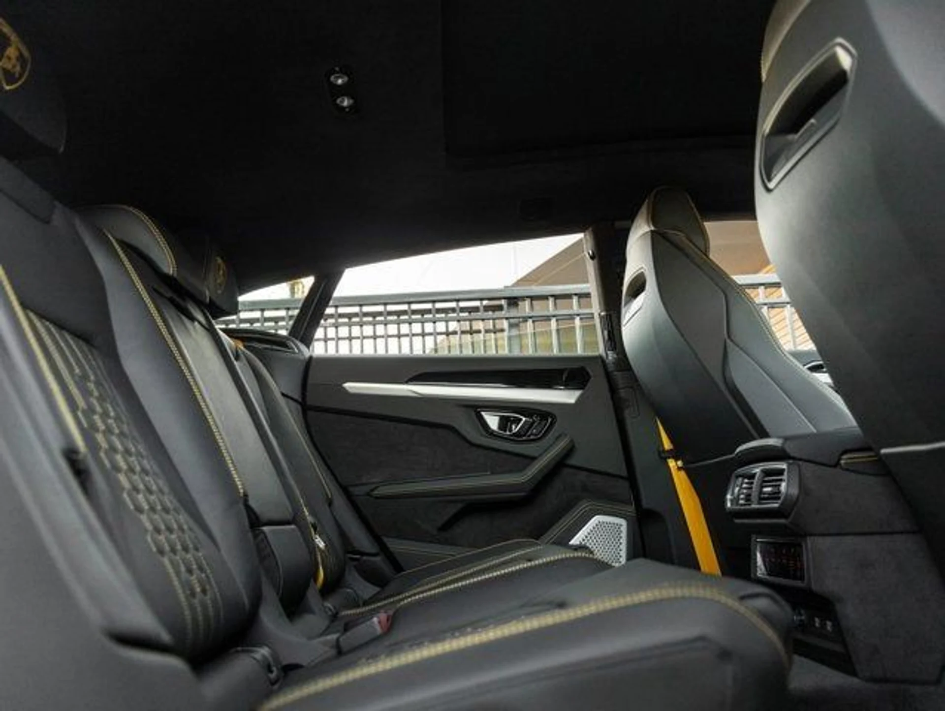 mph040_3097829407_41_3b517048a1