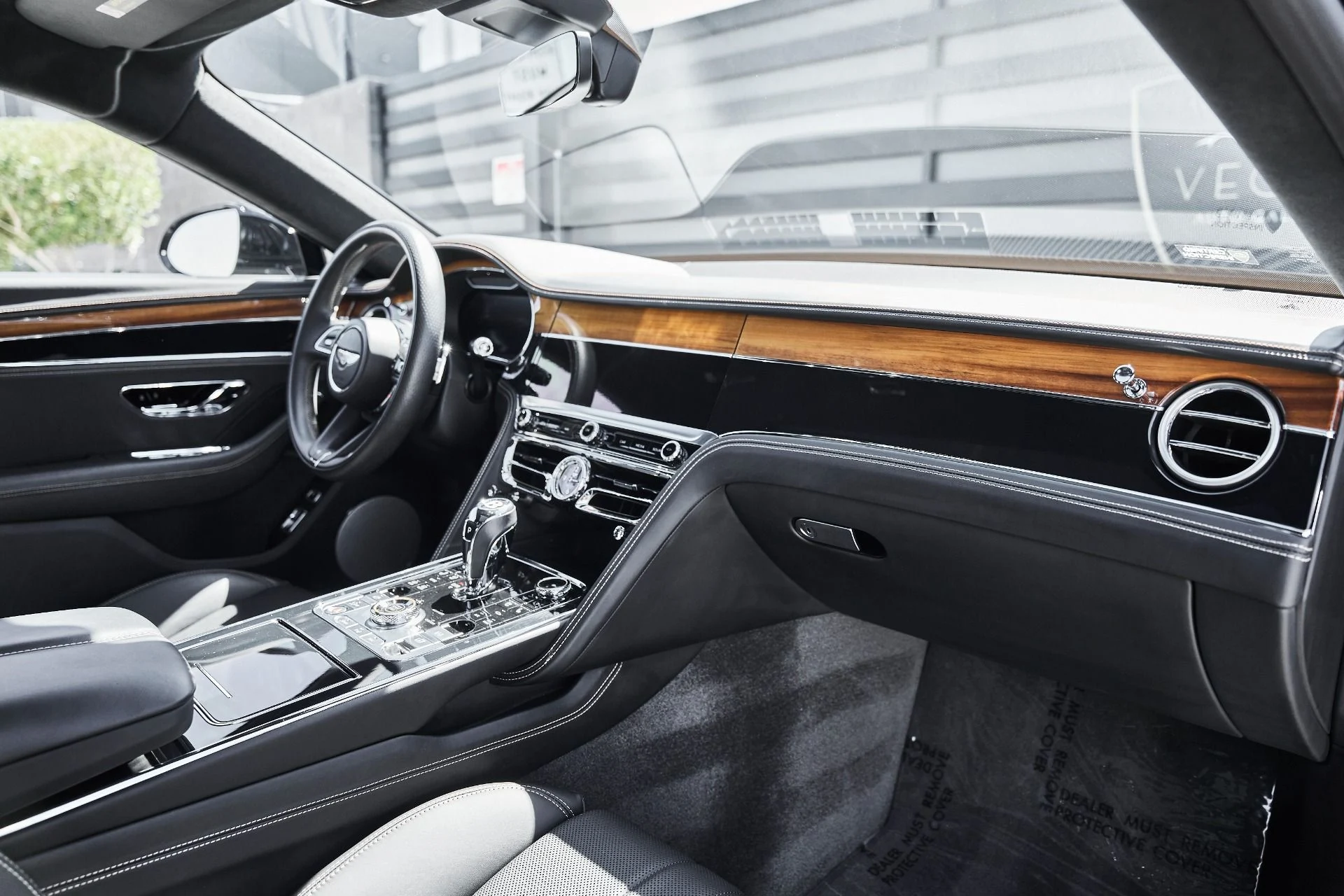 mph040_3097970951_Used_2024_Bentley_Flying_Spur_1782150691_fe2199c0e9