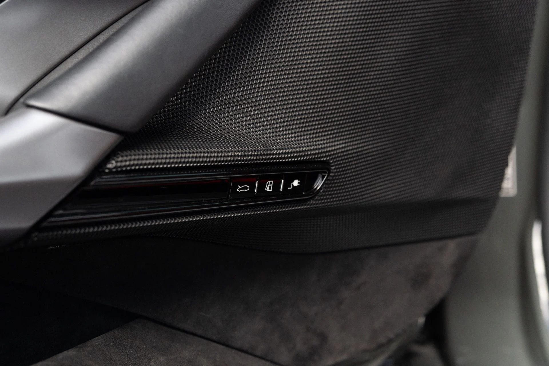 mph040_310049518_Used_2022_Ferrari_SF_90_Stradale_1772648801_3262f6ca64