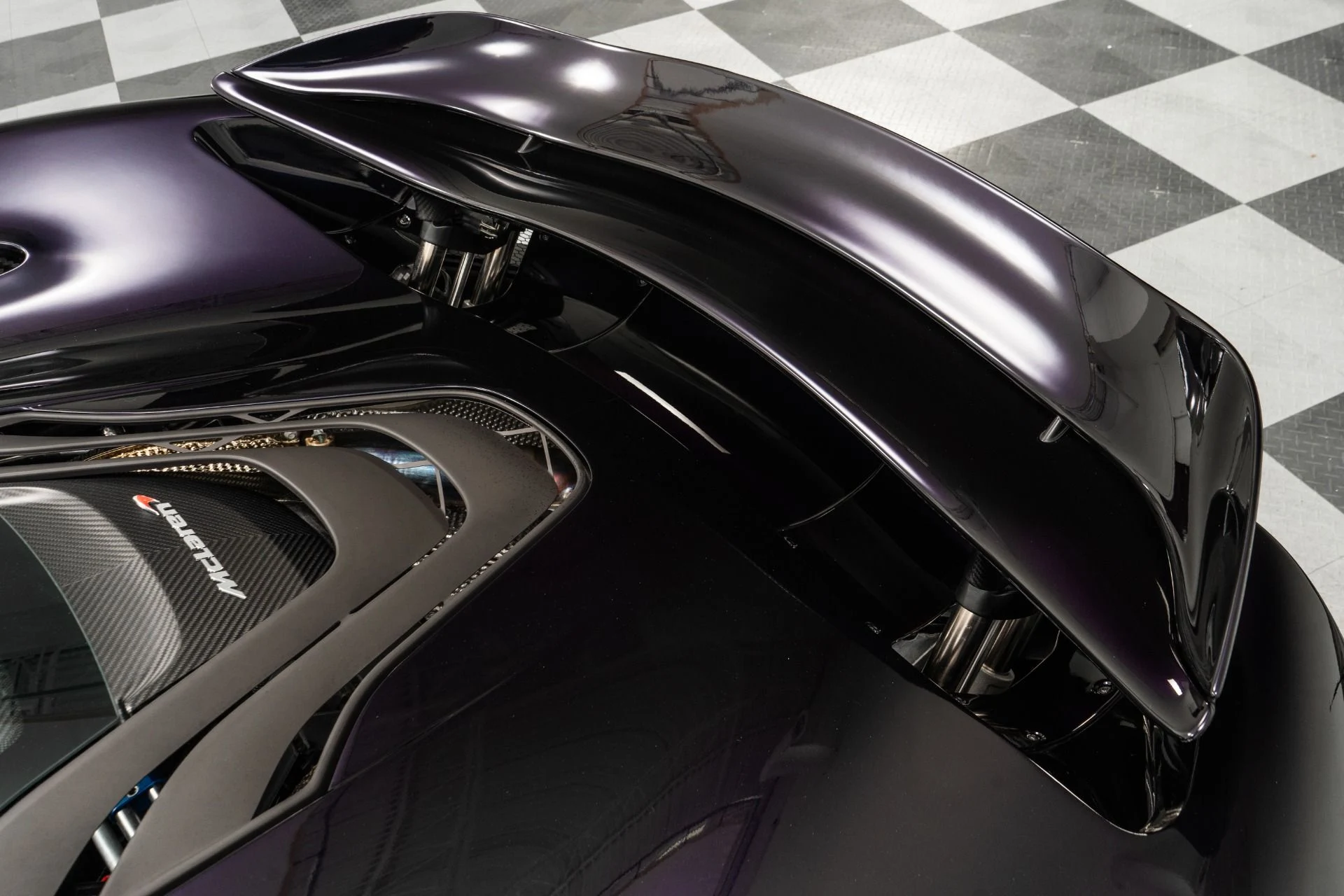 mph040_3102197936_Used_2015_Mc_Laren_P1_1757693510_06462f27ce