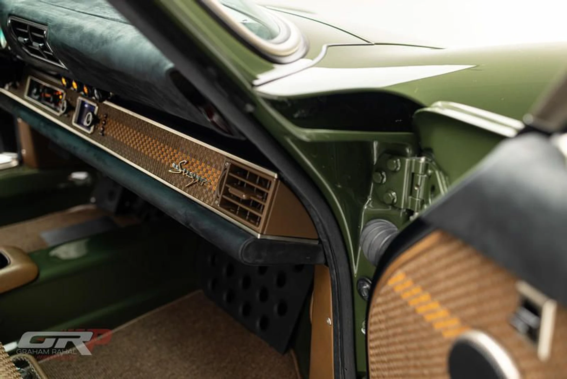 mph040_3102996416_C5540832_6_CD_8_4_DF_9_8930_BD_7_A5_B576339_add81dd3cf