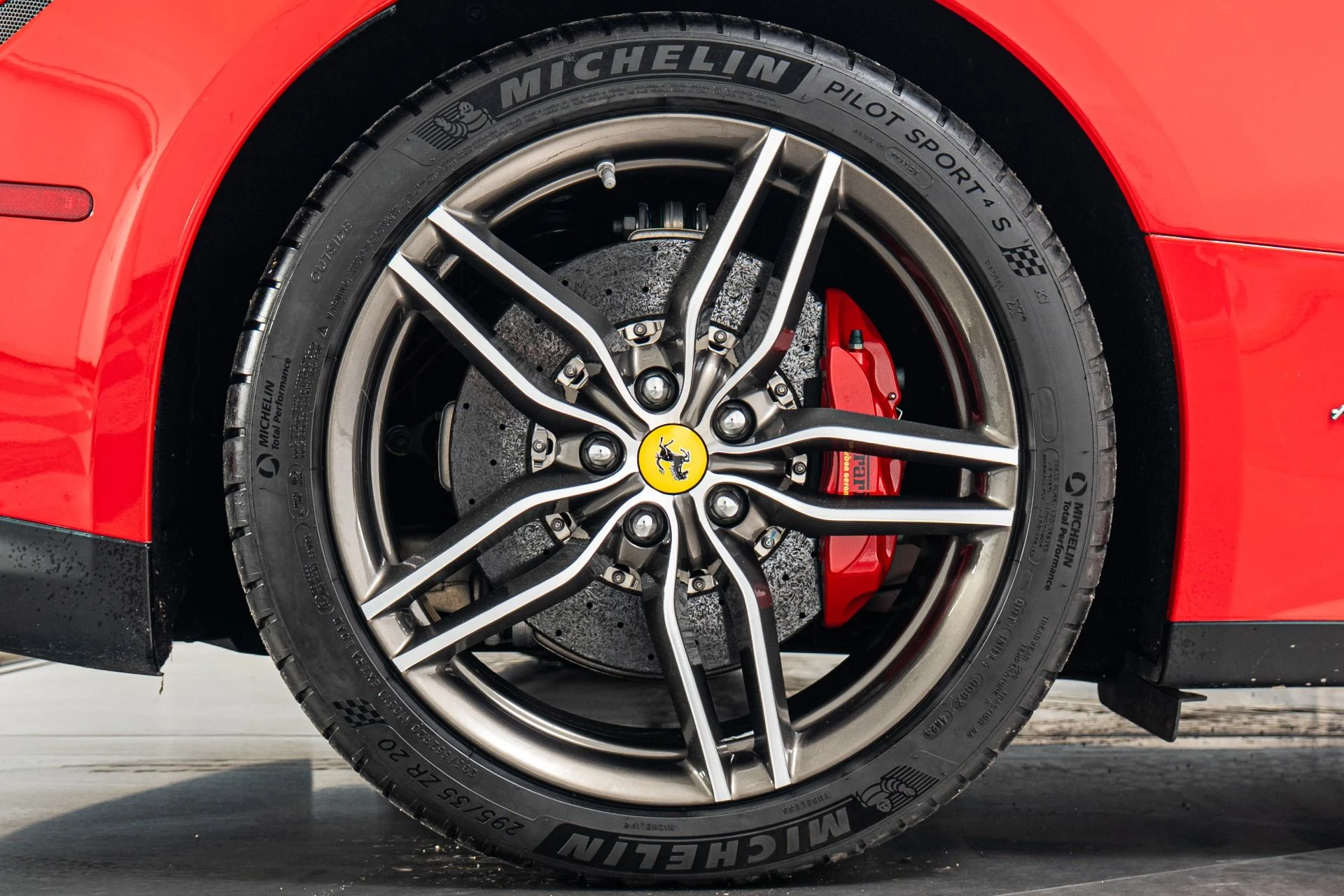 mph040_3104501219_Used_2014_Ferrari_FF_V12_Power_Ventilated_Seats_Sport_Exhaust_Passenger_Display_1775246163_764e7905a9