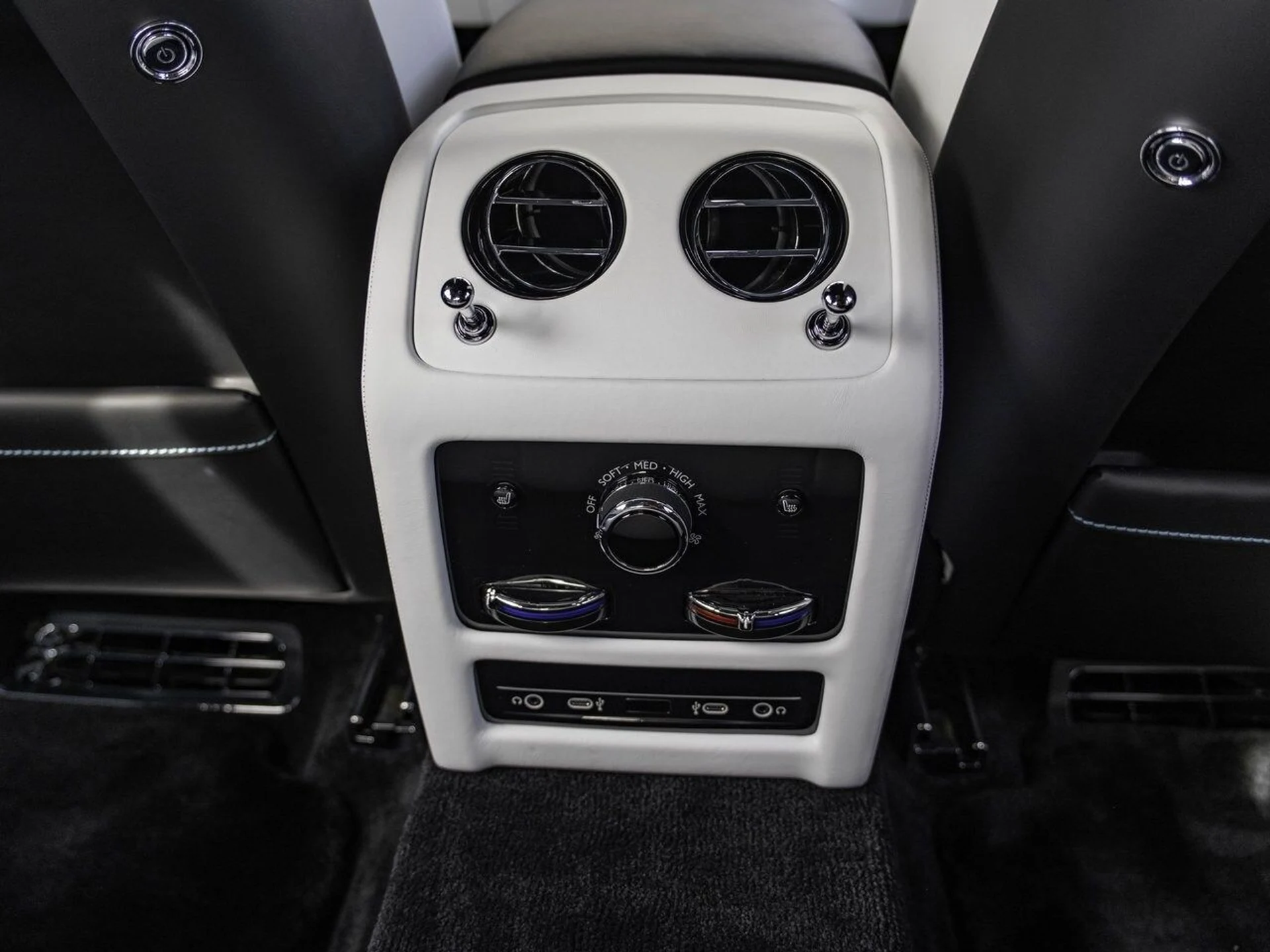 mph040_3108282384_09383963458f6cb5e09bac5d1c46bfddx_1b75afbb79