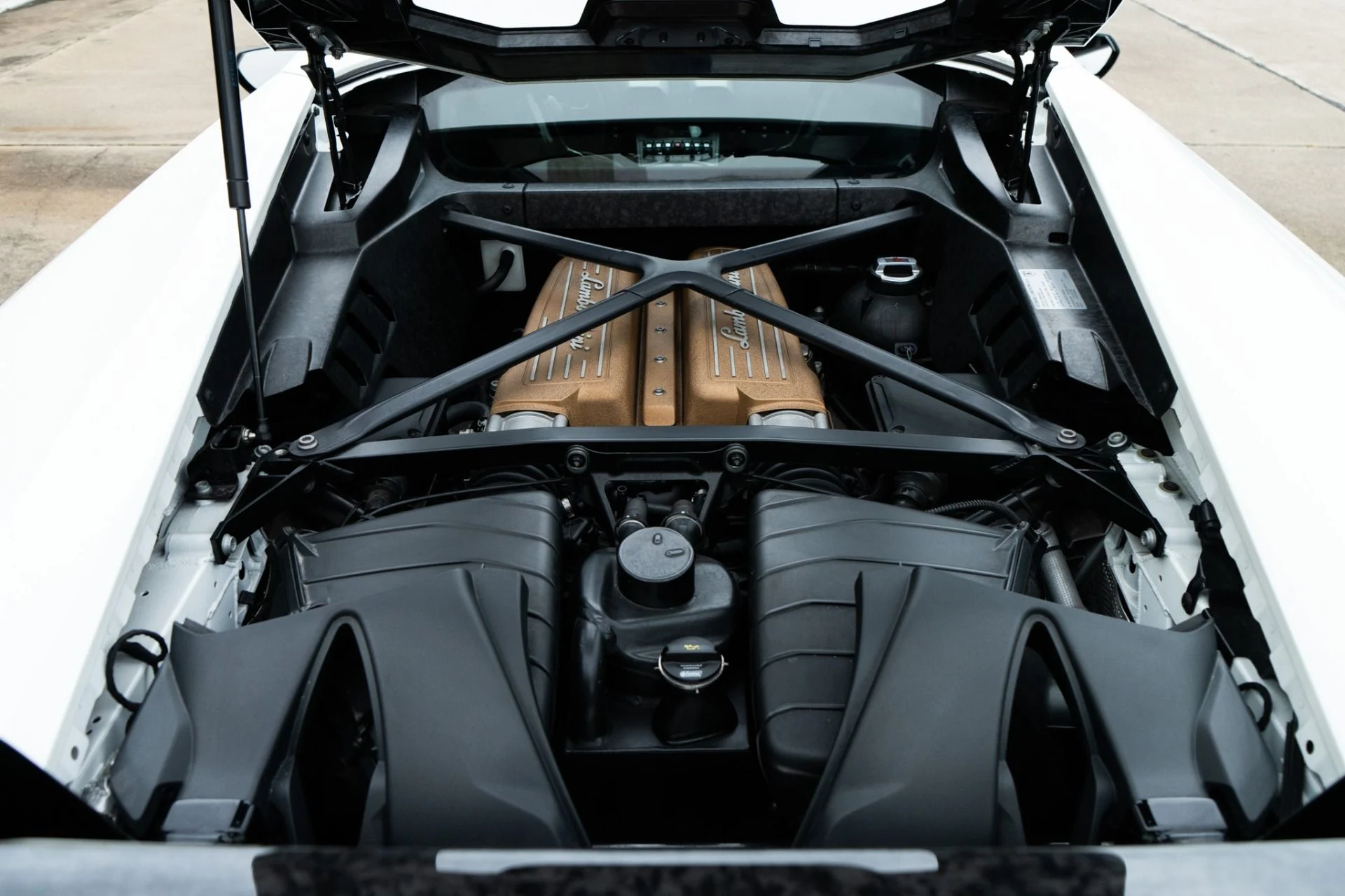 mph040_3122475449_Used_2018_Lamborghini_Huracan_LP_640_4_Performante_1784070593_9e9585b024