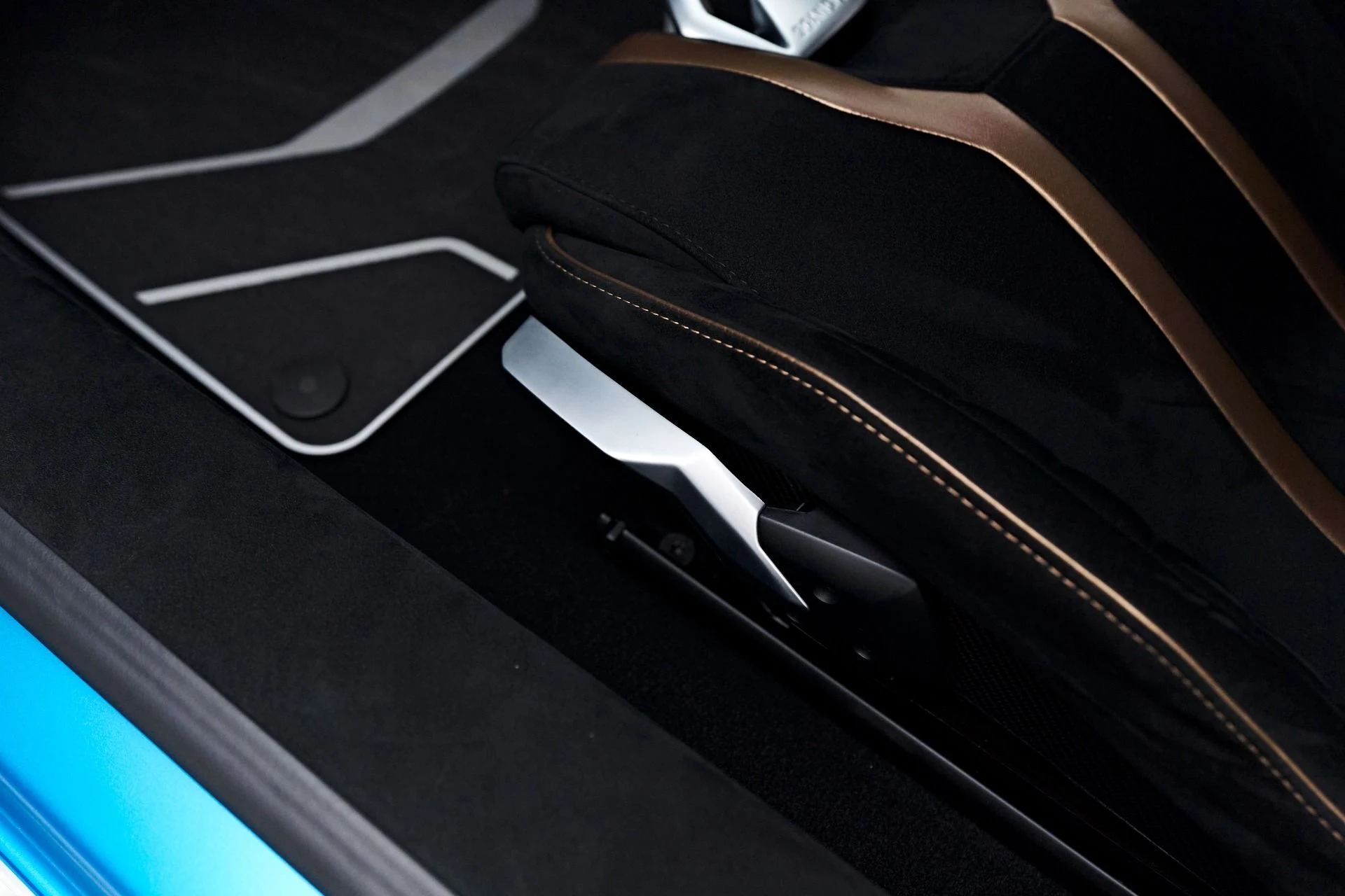 mph040_3123630006_Used_2022_Lamborghini_Huracan_STO_Base_1732754503_520d7c8539