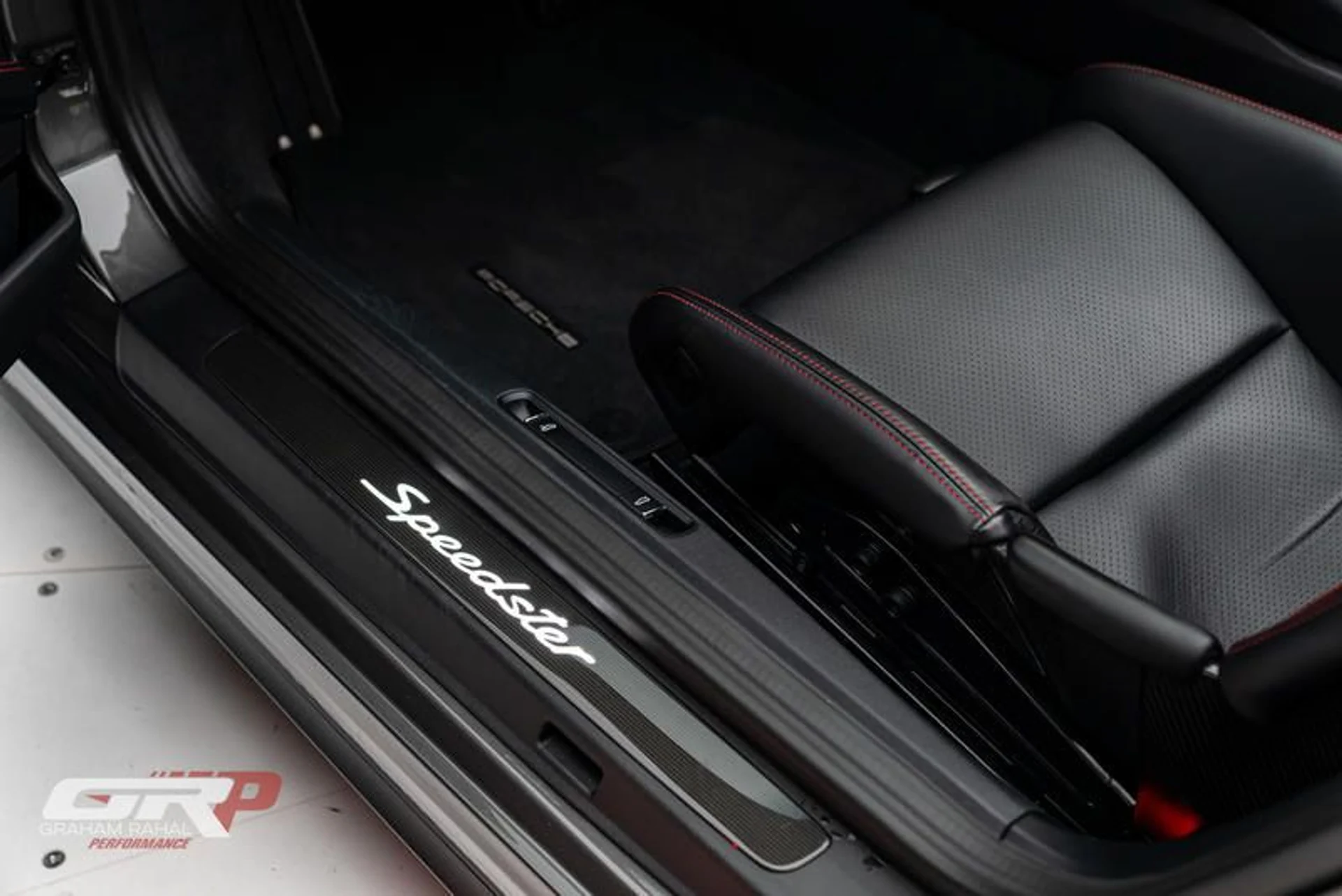 mph040_3125318461_E0727791_E288_4_EB_1_8_F71_A183_D26_DAE_86_d1fb4ccfbd