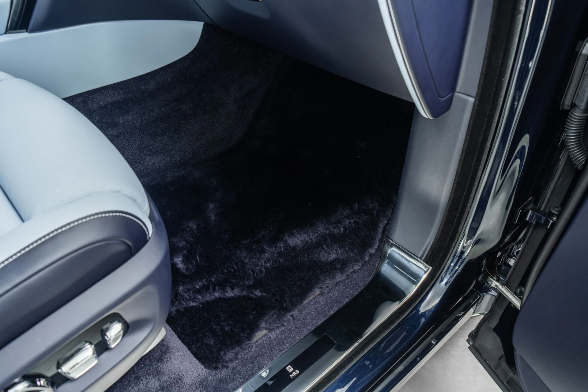 mph040_3143074538_Used_2025_Rolls_Royce_Cullinan_Black_Badge_345_Miles_611_K_MSRP_Gorgeous_Interior_1783451197_a48197e332