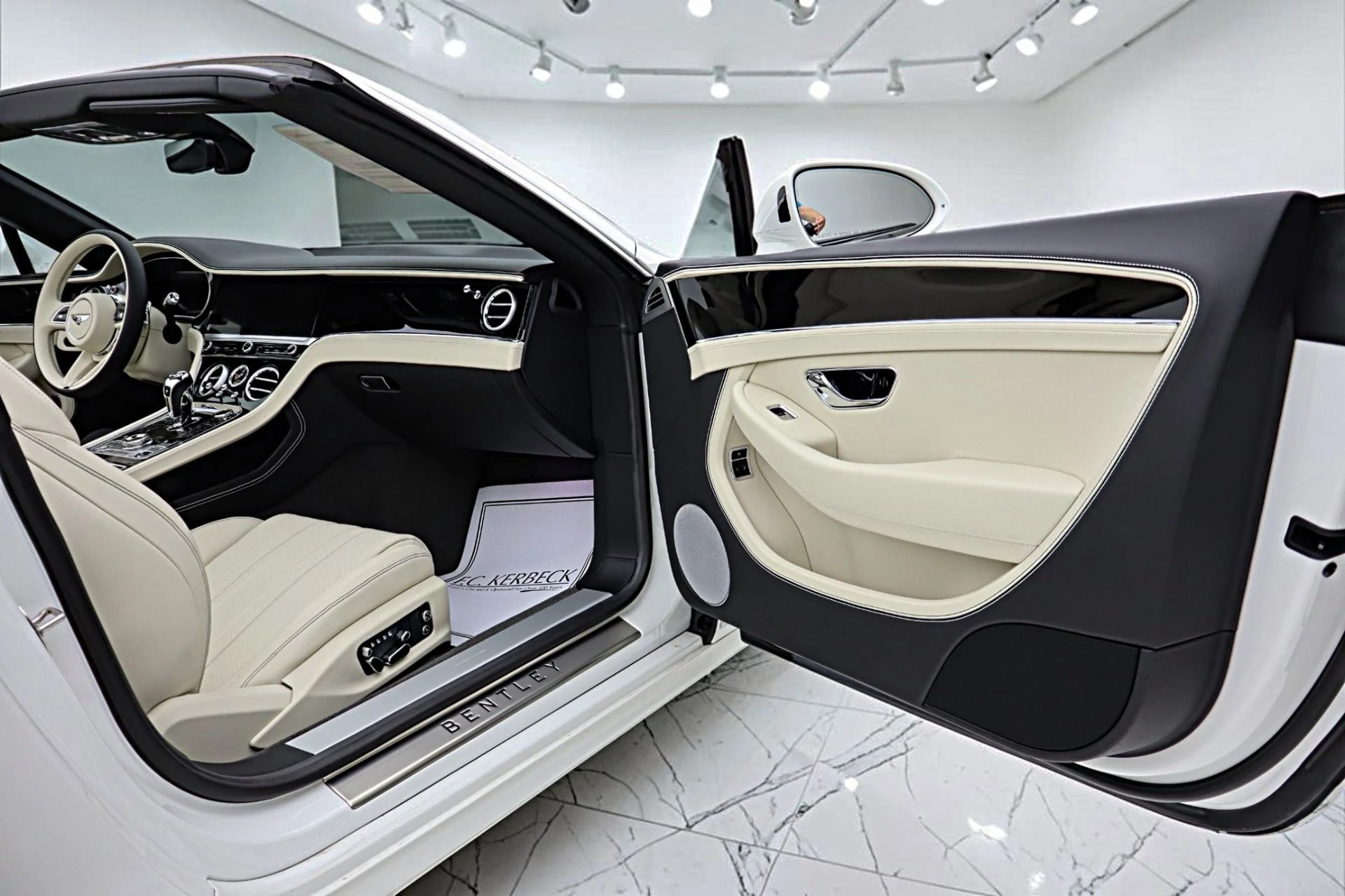 mph040_3144973775_New_2026_Bentley_Continental_GTC_051703f6d0