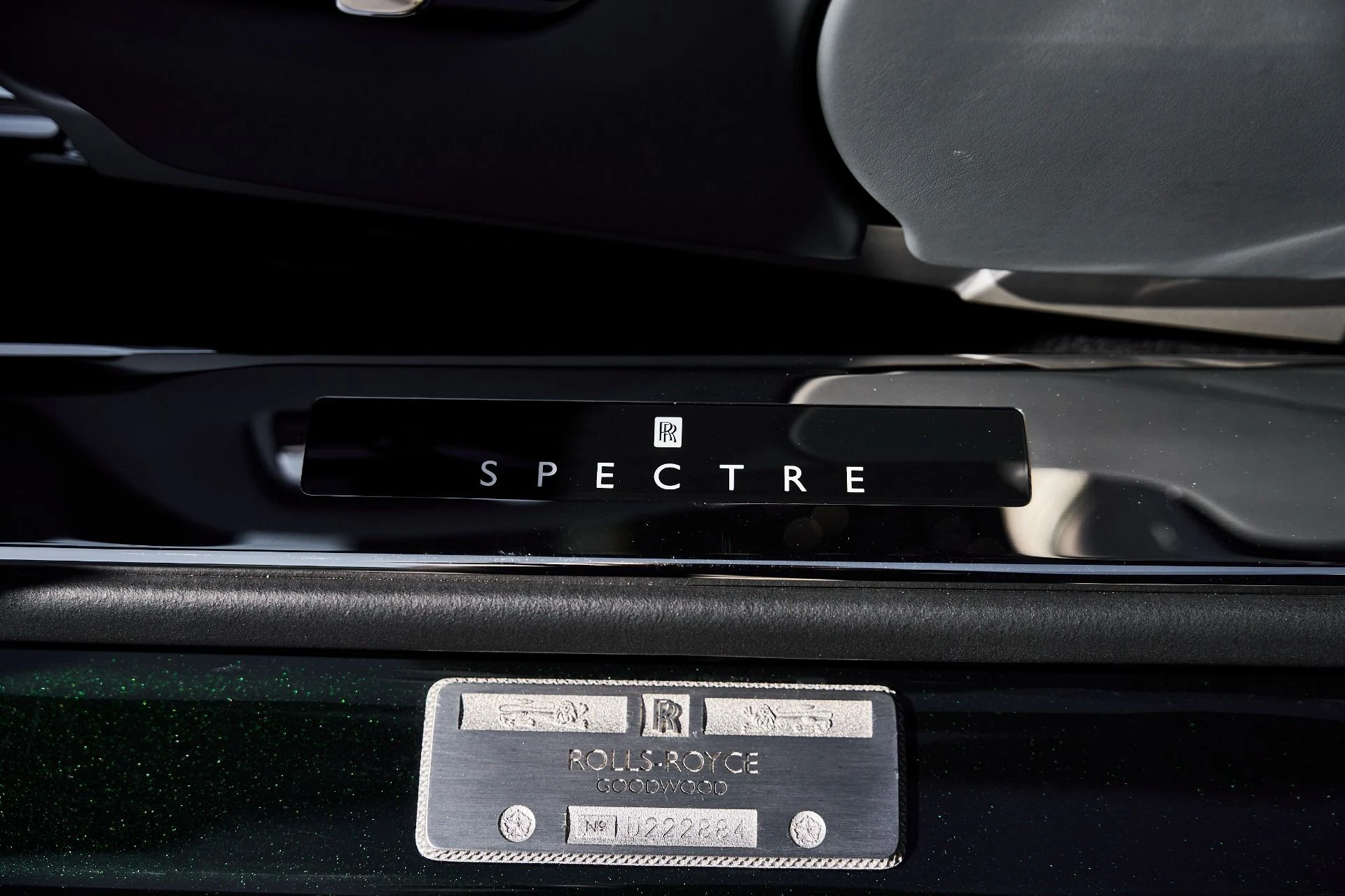 mph040_3150277602_Used_2024_Rolls_Royce_Spectre_Mansory_1776840083_f0a9aac8c2