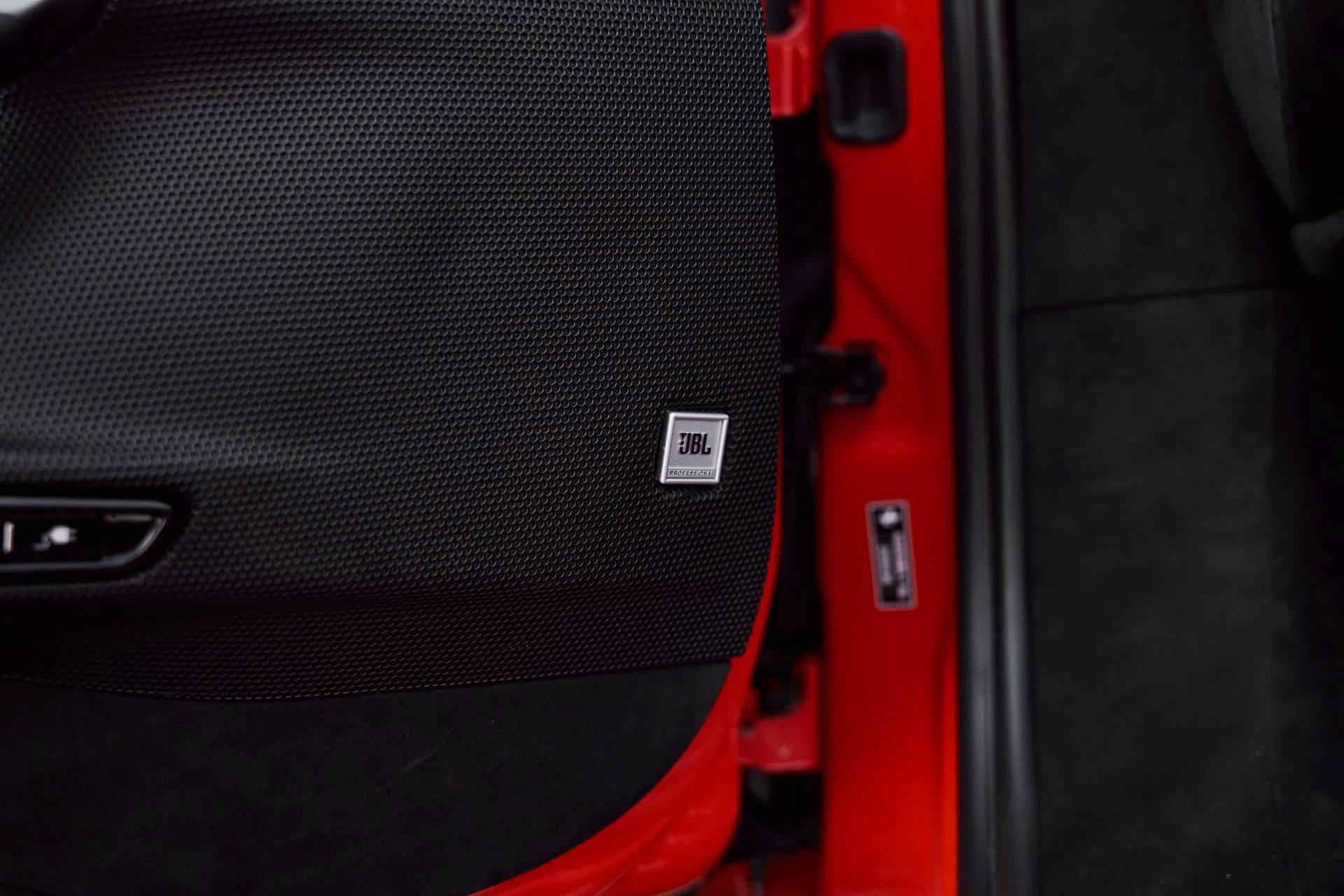 mph040_316012190_Used_2022_Ferrari_SF_90_Spider_Base_1770767932_b7e68bf81d