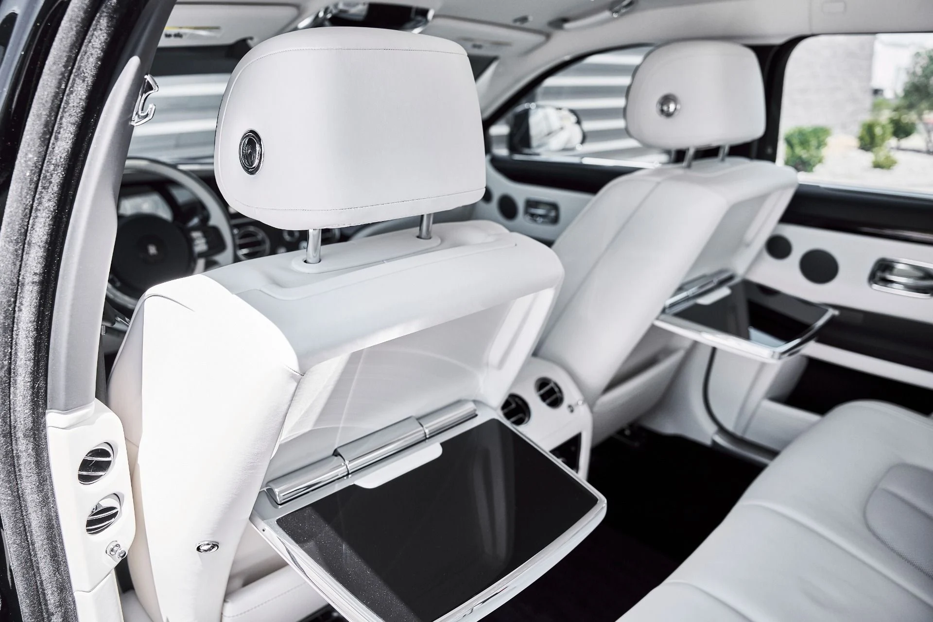 mph040_3163701254_Used_2026_Rolls_Royce_Ghost_Base_1780101130_151a655a36