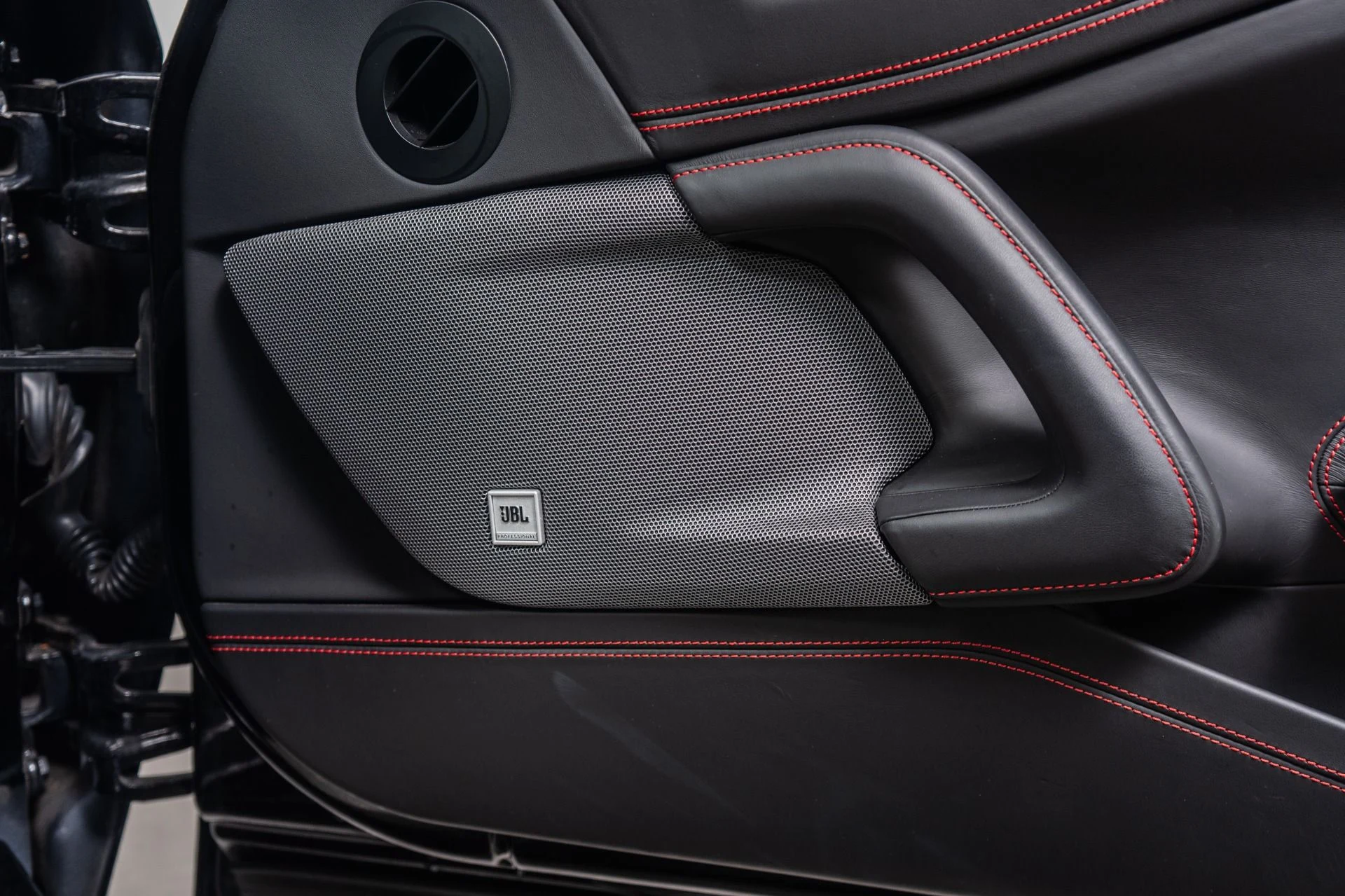 mph040_3168264060_Used_2019_Ferrari_GTC_4_Lusso_1790632614_2381dd977a