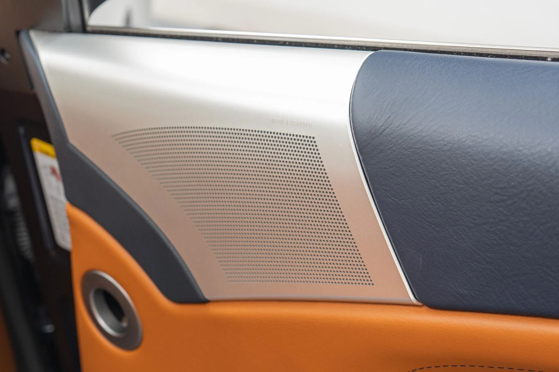 mph040_3169309289_Used_2011_Aston_Martin_DB_9_Volante_Two_Tone_Interior_V12_Power_1780003094_eec8193103