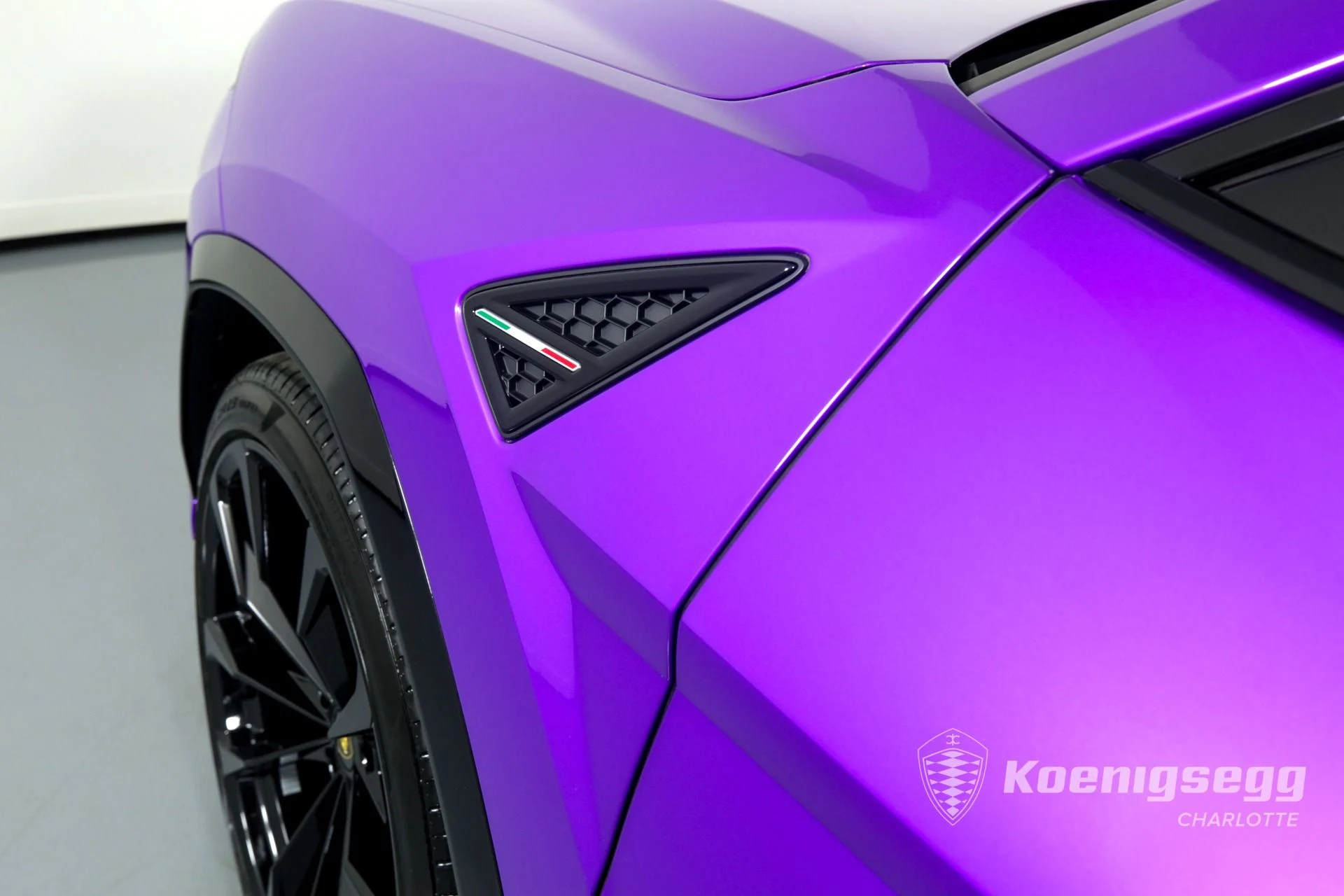 mph040_3178421550_Used_2022_Lamborghini_Urus_1671738145_64946a458e