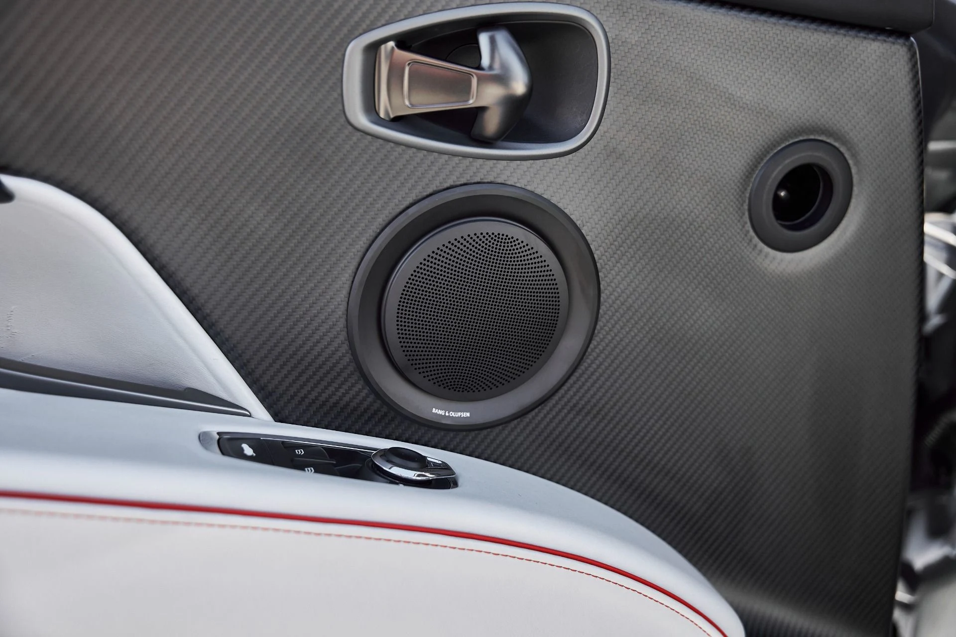 mph040_3178941822_Used_2023_Aston_Martin_DBS_Volante_1768876977_d74382ad1d