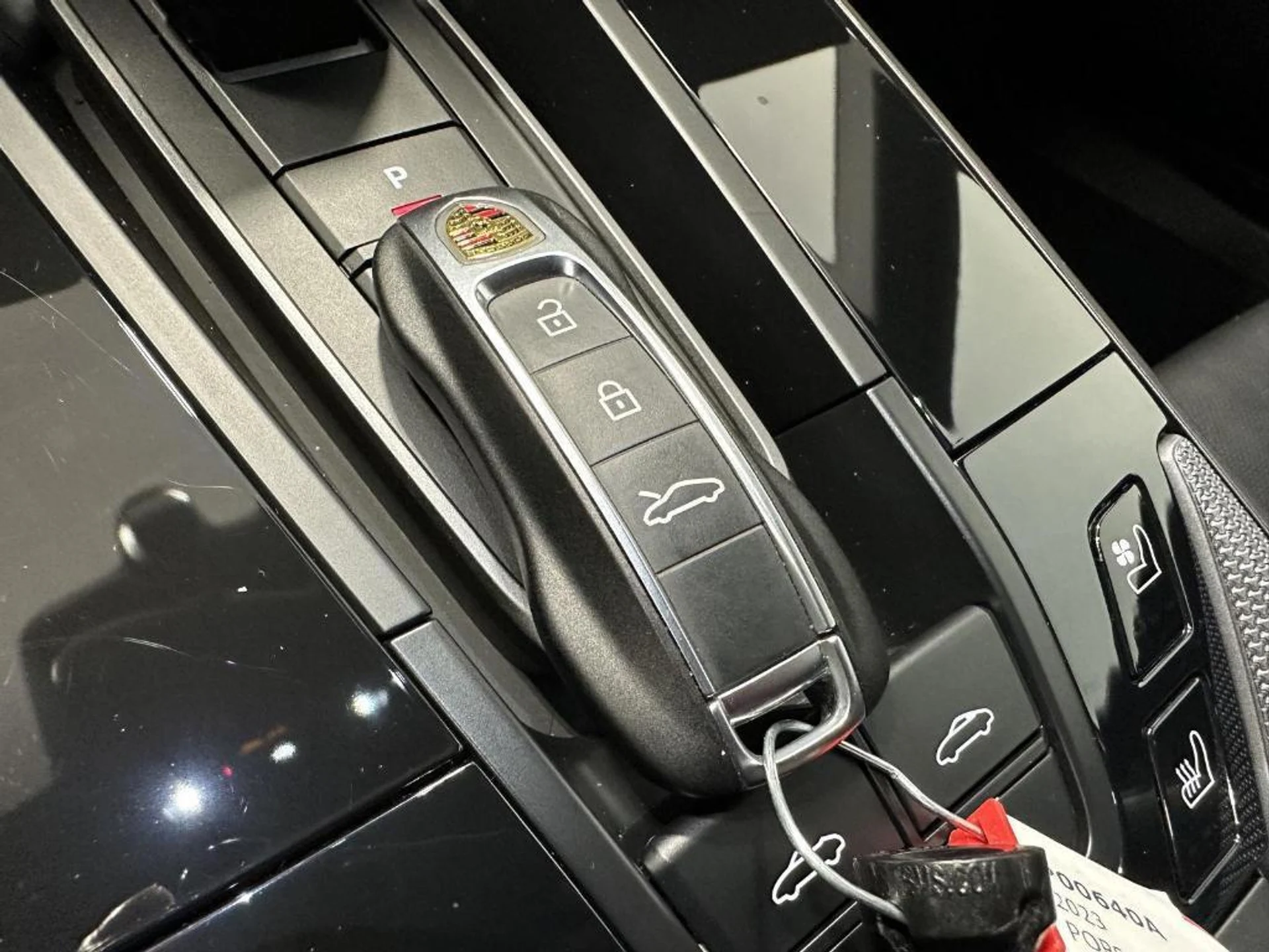 mph040_3179240345_7_ZI_8km0v_P2_gl_Uq3b872lz16_Cs_f2a9944f88