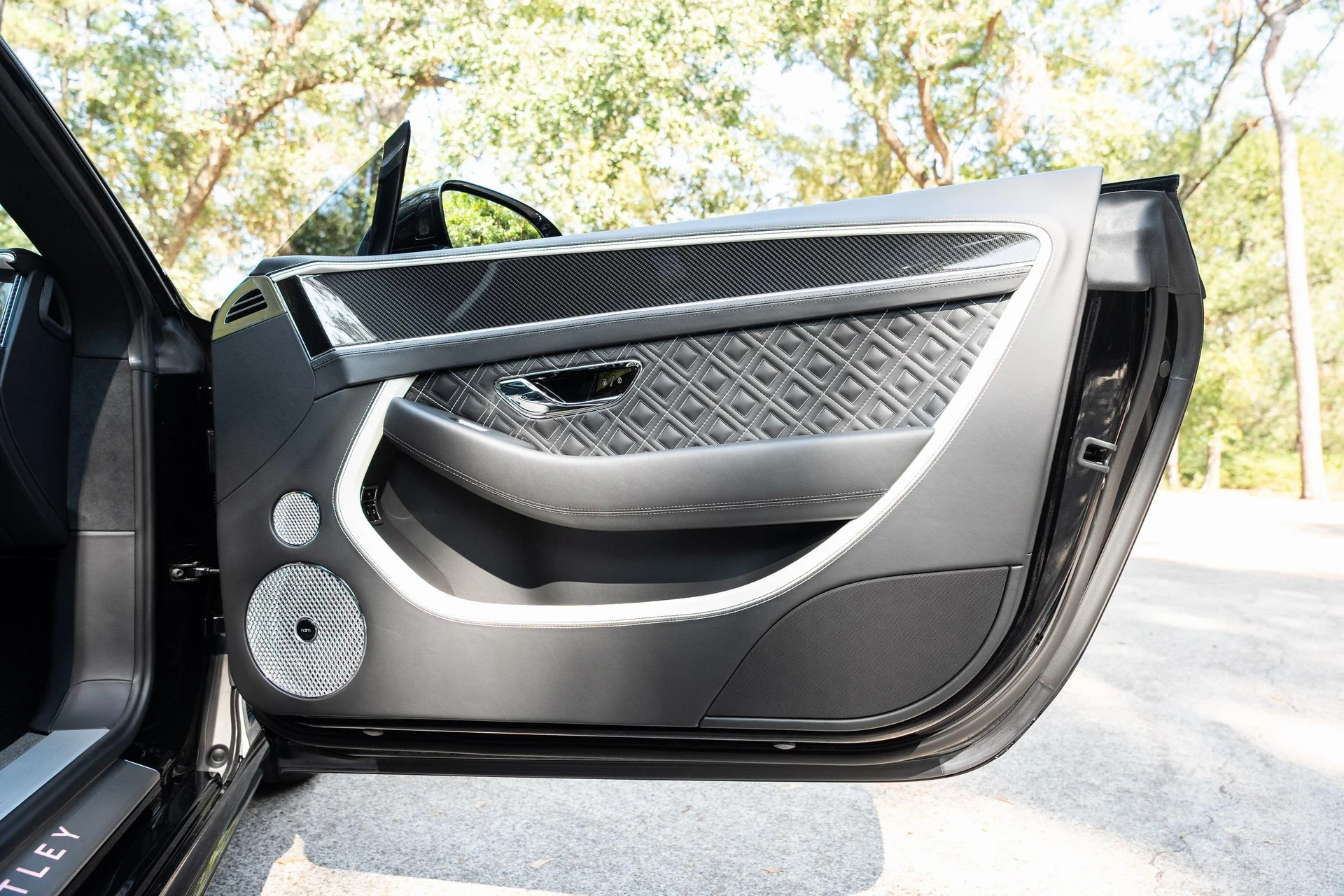 mph040_3179432401_378641171_6735e6387f23428a7cb55bfb_fc9c4e6374