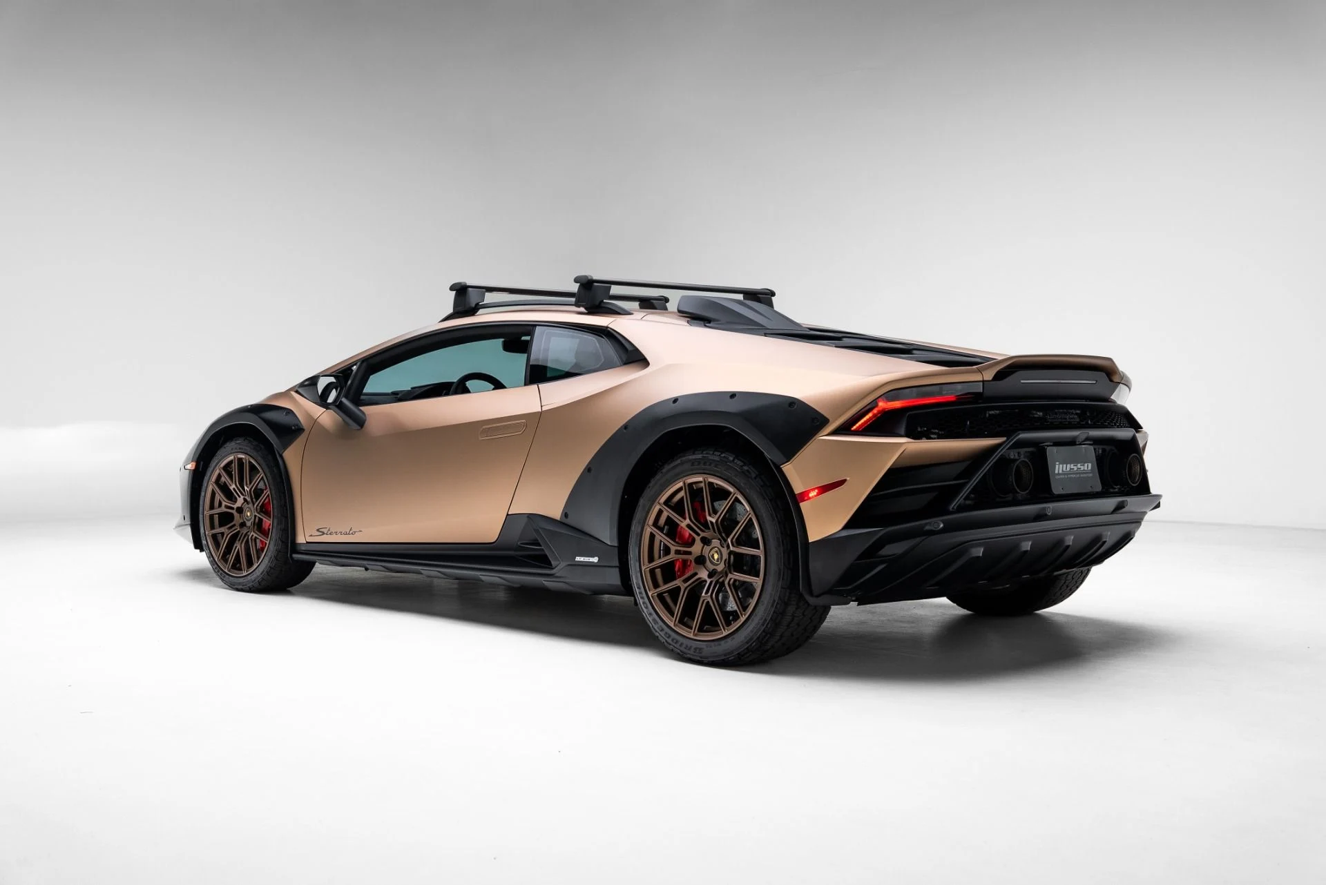 mph040_3182684107_Used_2024_Lamborghini_Huracan_Sterrato_1774458866_3dc44bad23