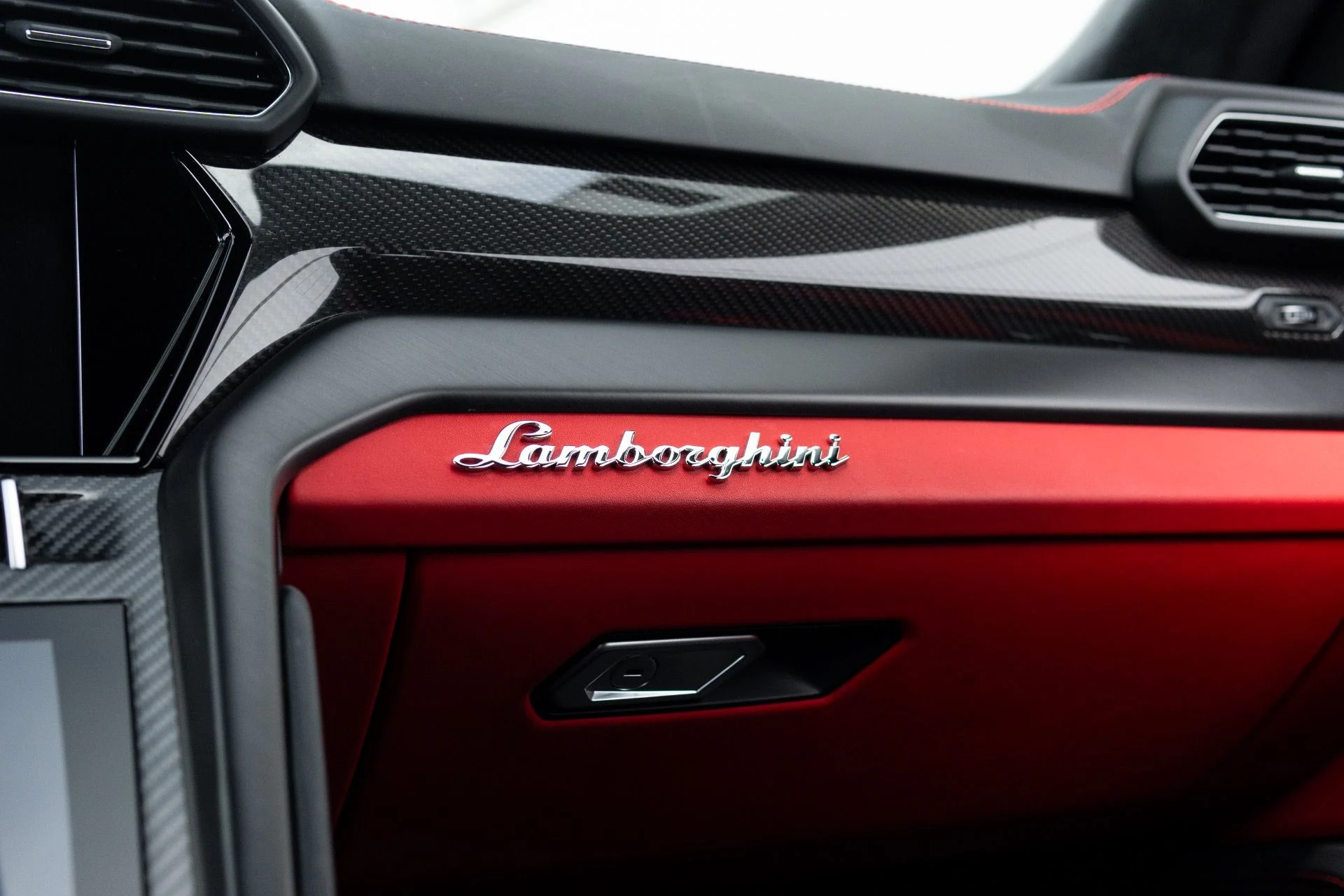 mph040_3182894751_Used_2022_Lamborghini_Urus_1773951394_7a37b4c638