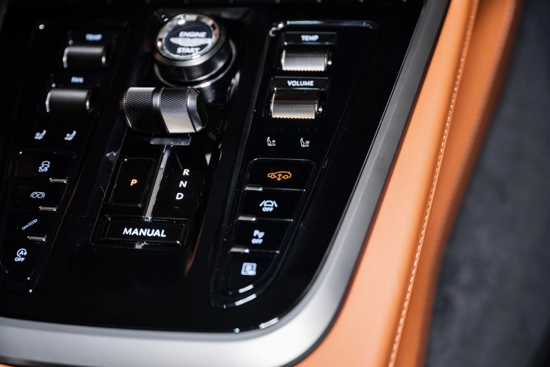 mph040_3192753530_New_2026_ASTON_MARTIN_DBX_707_1759283914_ec884f3da7