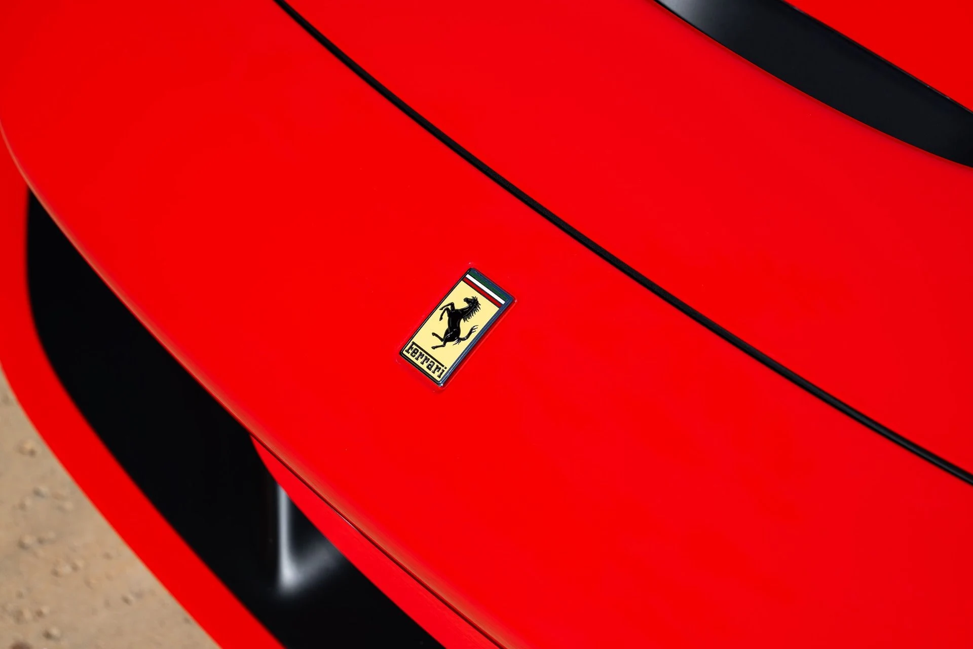 mph040_3199141225_Used_2022_Ferrari_F8_Spider_1791574017_c4d832419f